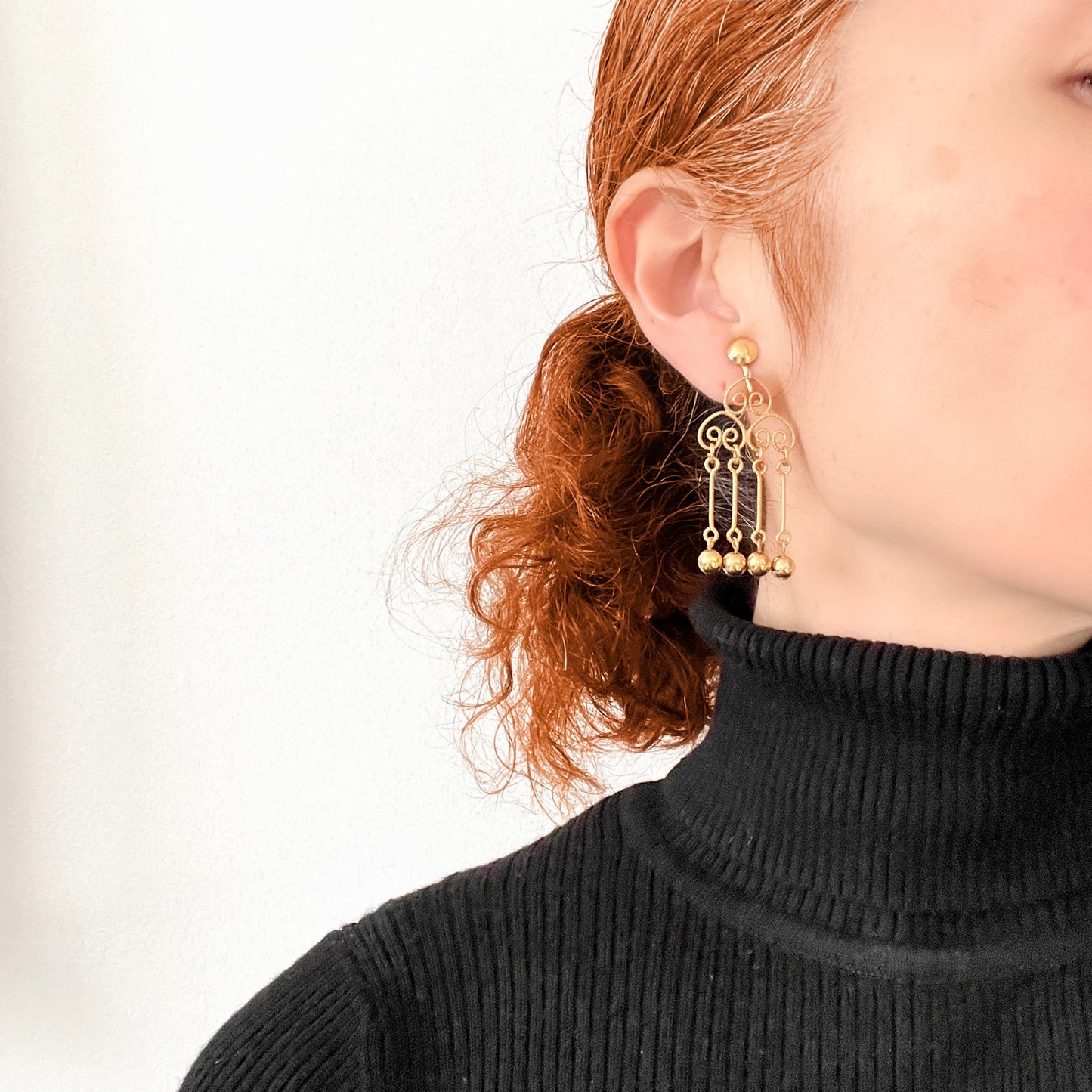 VINTAGE 1960-70's Gold Tone Ball Fringe Clip Earrings