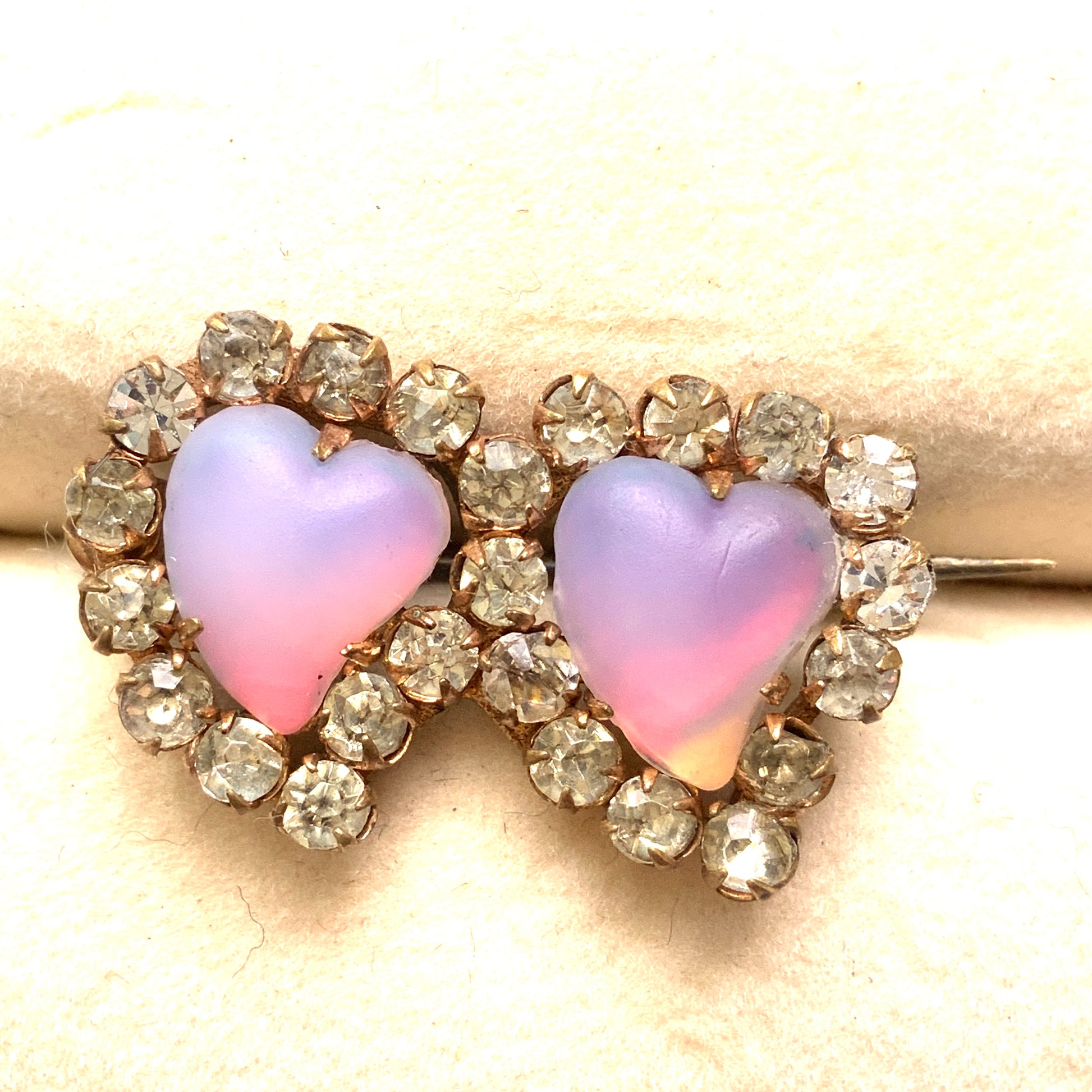 ANTIQUE VICTORIAN Pink Frosted Glass Double Heart Brooch アンティーク ヴィクトリアン ピンクフロストガラス ダブルハート ブローチ