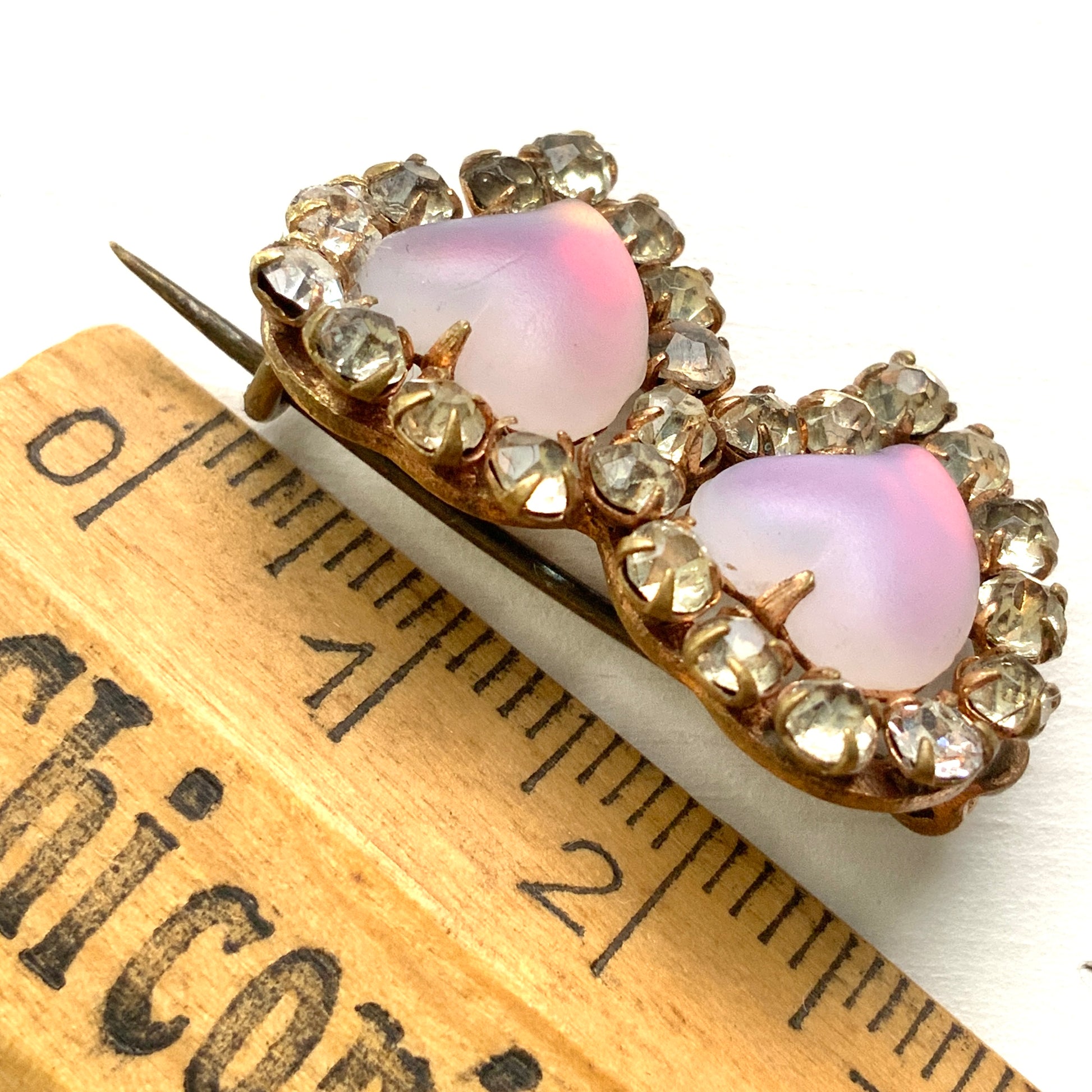 ANTIQUE VICTORIAN Pink Frosted Glass Double Heart Brooch アンティーク ヴィクトリアン ピンクフロストガラス ダブルハート ブローチ