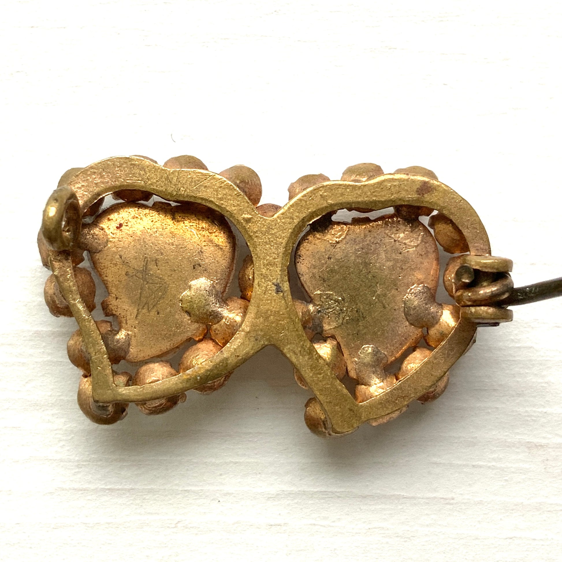 ANTIQUE VICTORIAN Pink Frosted Glass Double Heart Brooch アンティーク ヴィクトリアン ピンクフロストガラス ダブルハート ブローチ