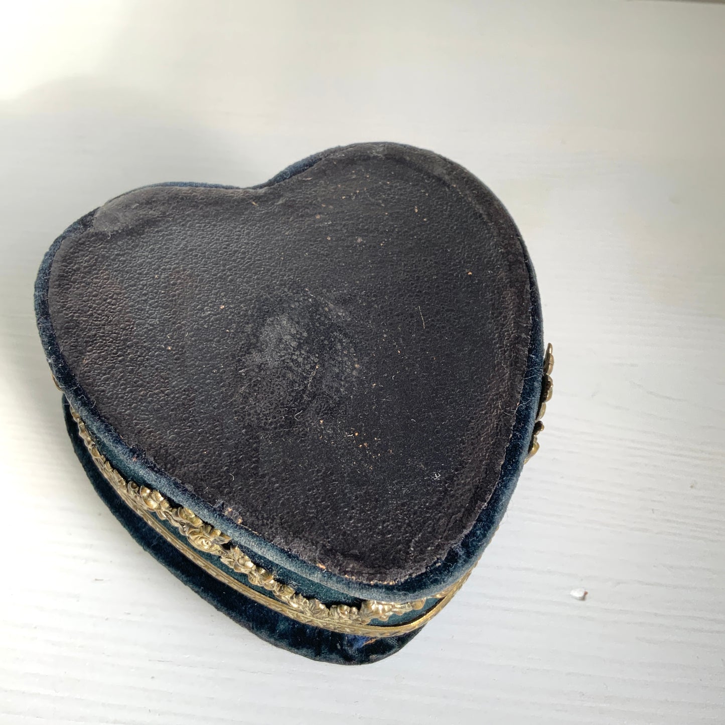 ANTIQUE VICTORIAN Black Velvet Heart Trinket Box