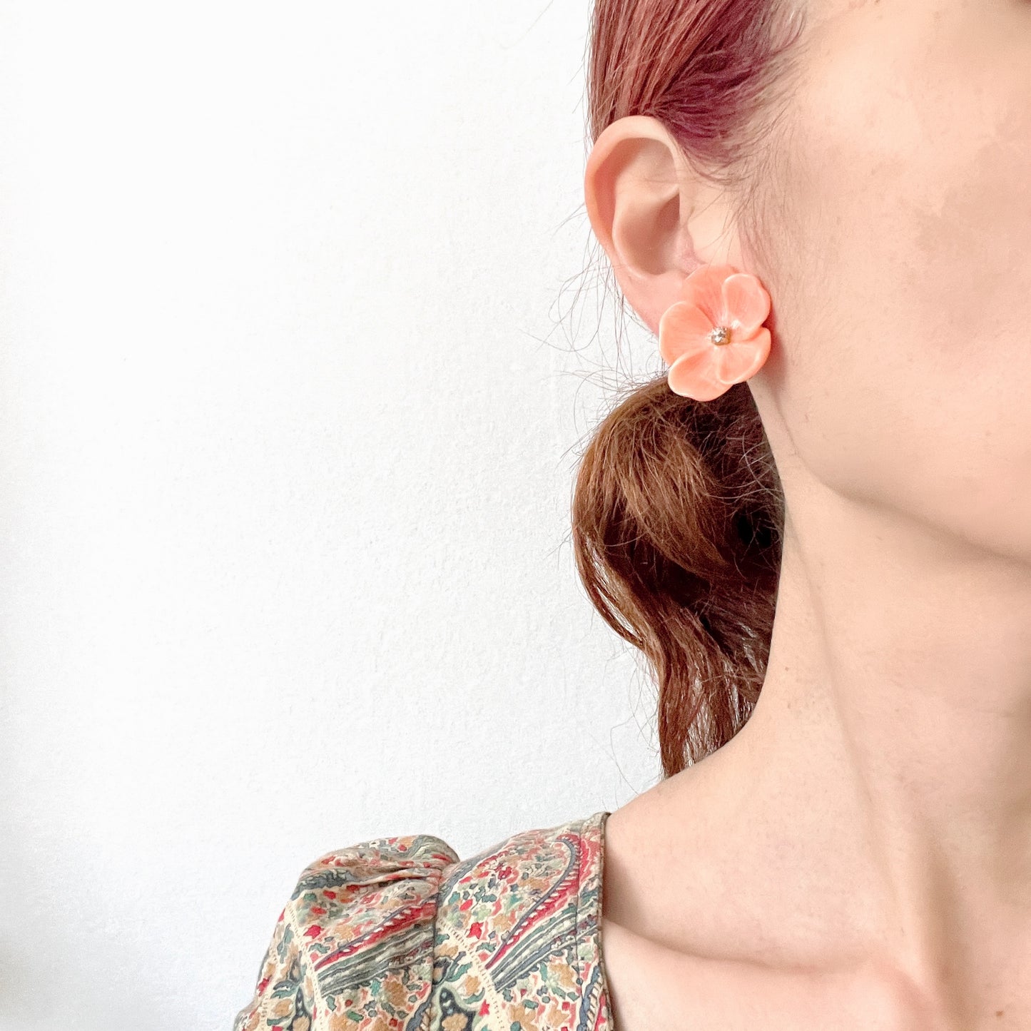 VINTAGE 1960's Coral Pink Flower Clip Earrings