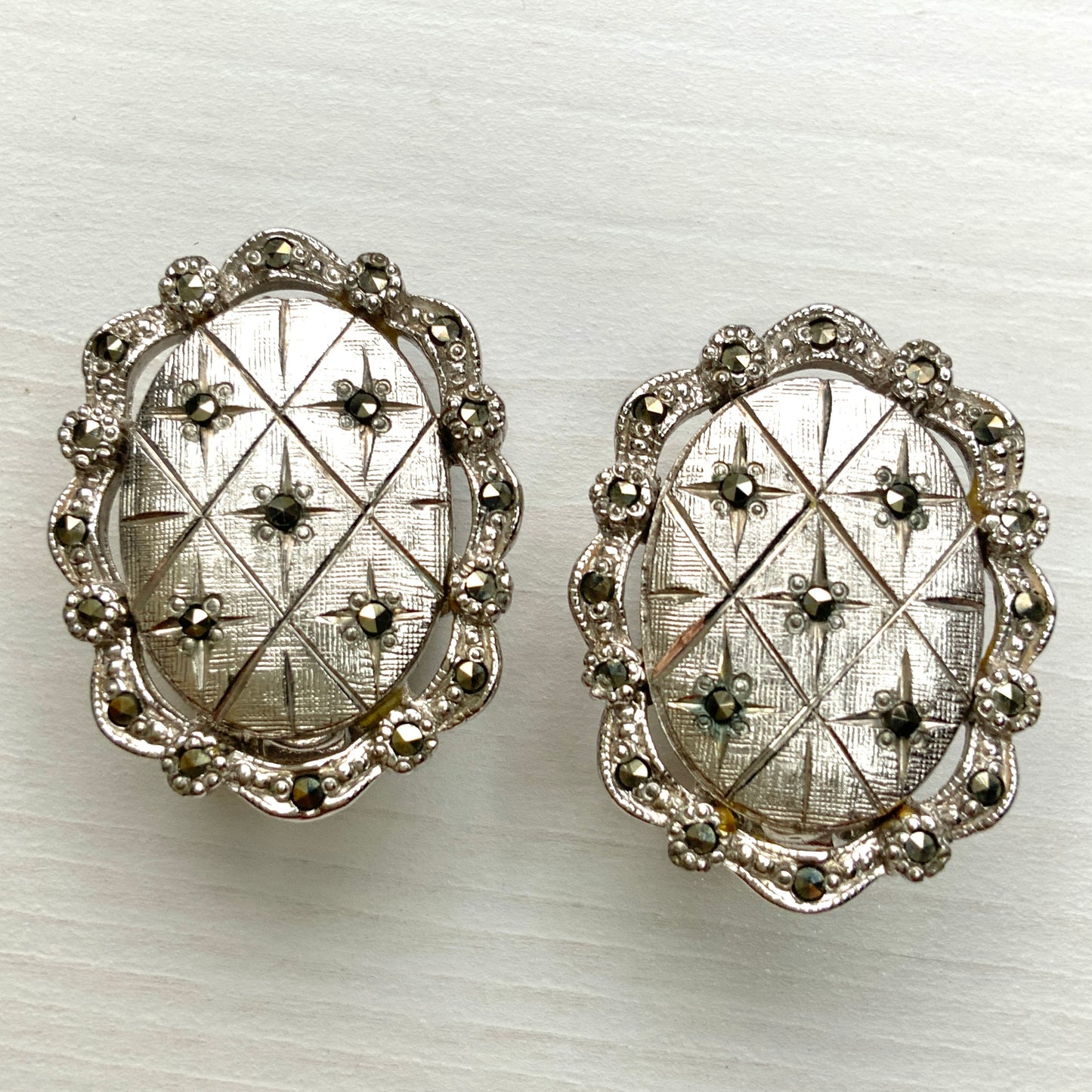 VINTAGE 1950's SPHINX Silver Tone Oval Starburst & Marcasite Clip Earrings
