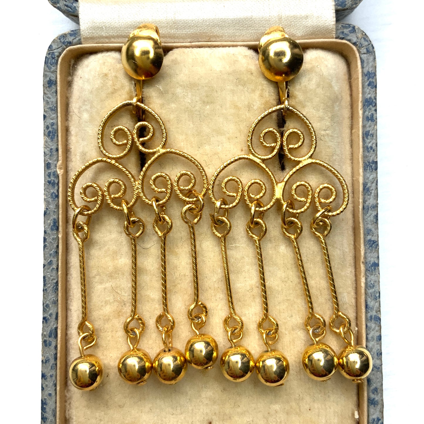 VINTAGE 1960-70's Gold Tone Ball Fringe Clip Earrings