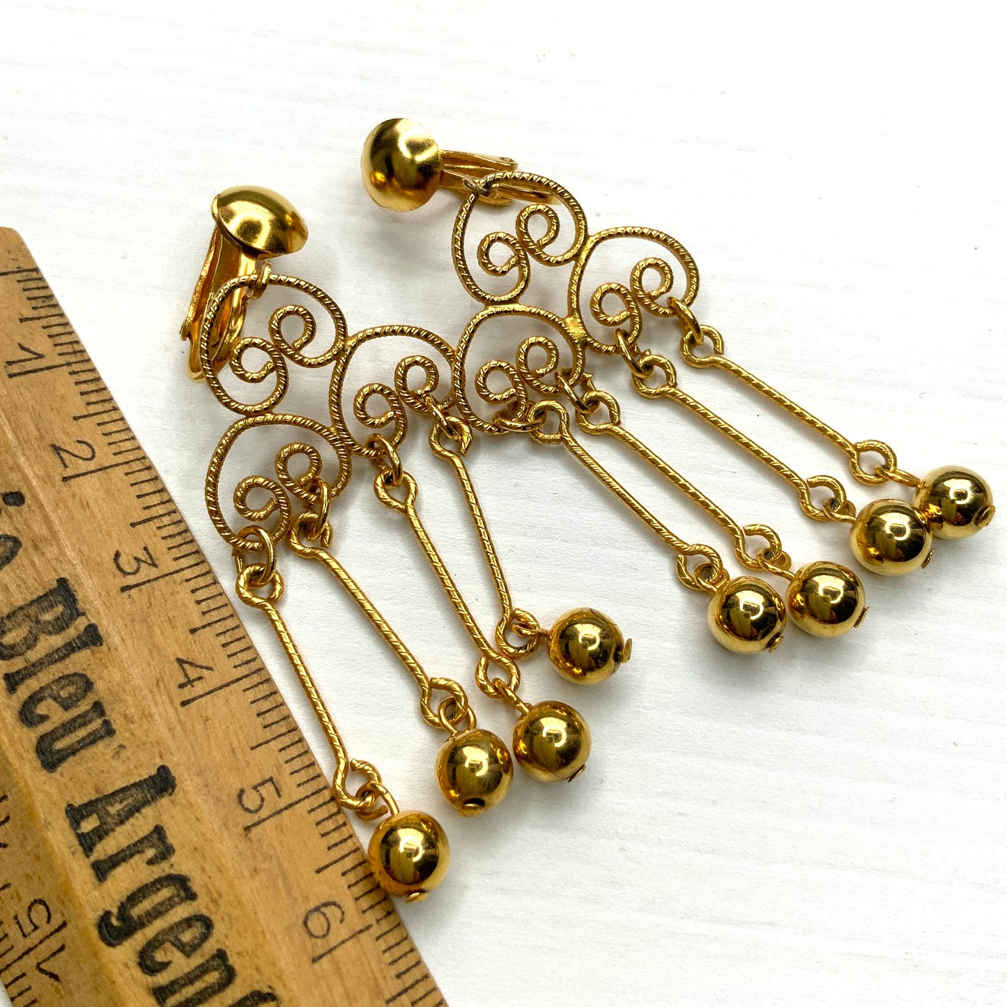 VINTAGE 1960-70's Gold Tone Ball Fringe Clip Earrings