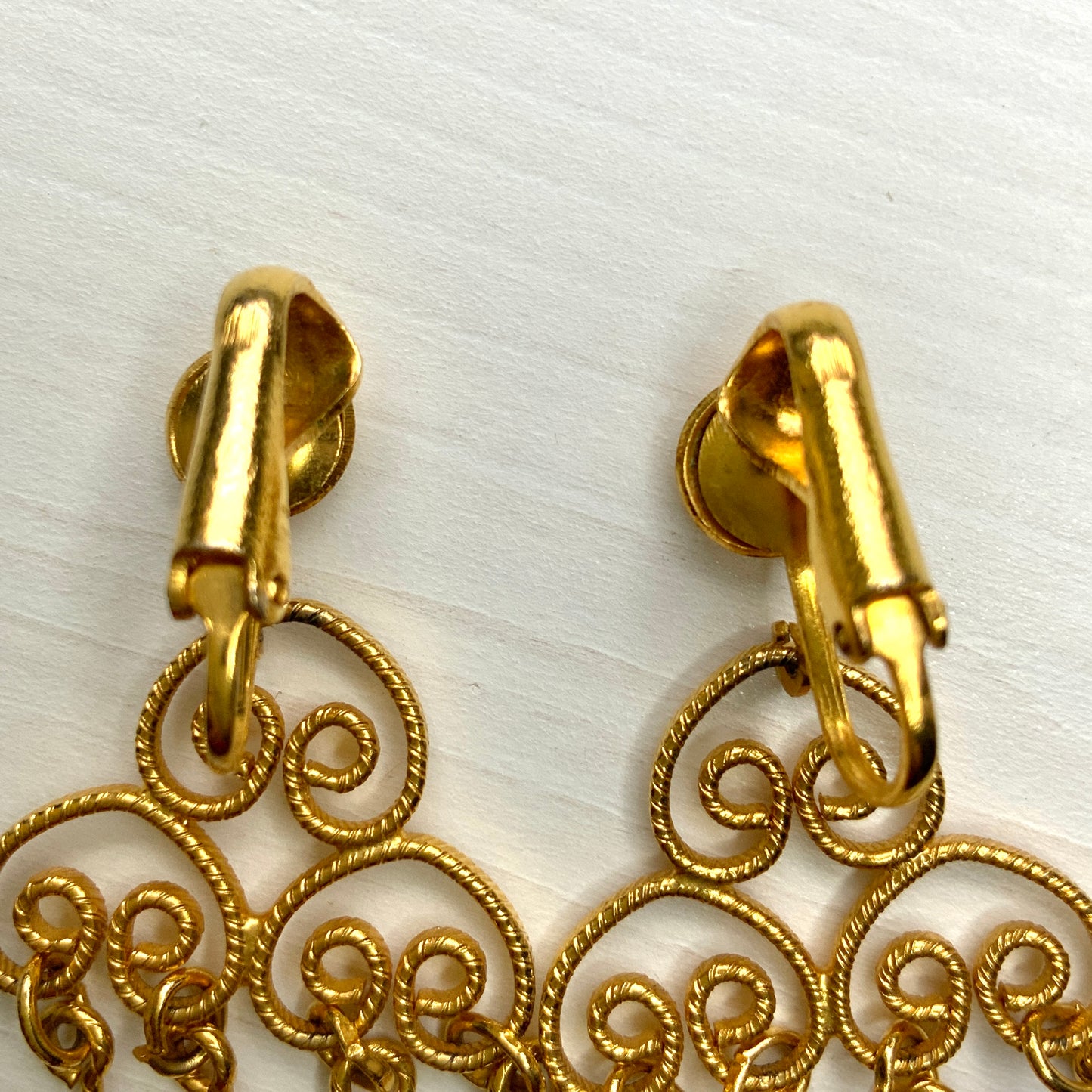 VINTAGE 1960-70's Gold Tone Ball Fringe Clip Earrings
