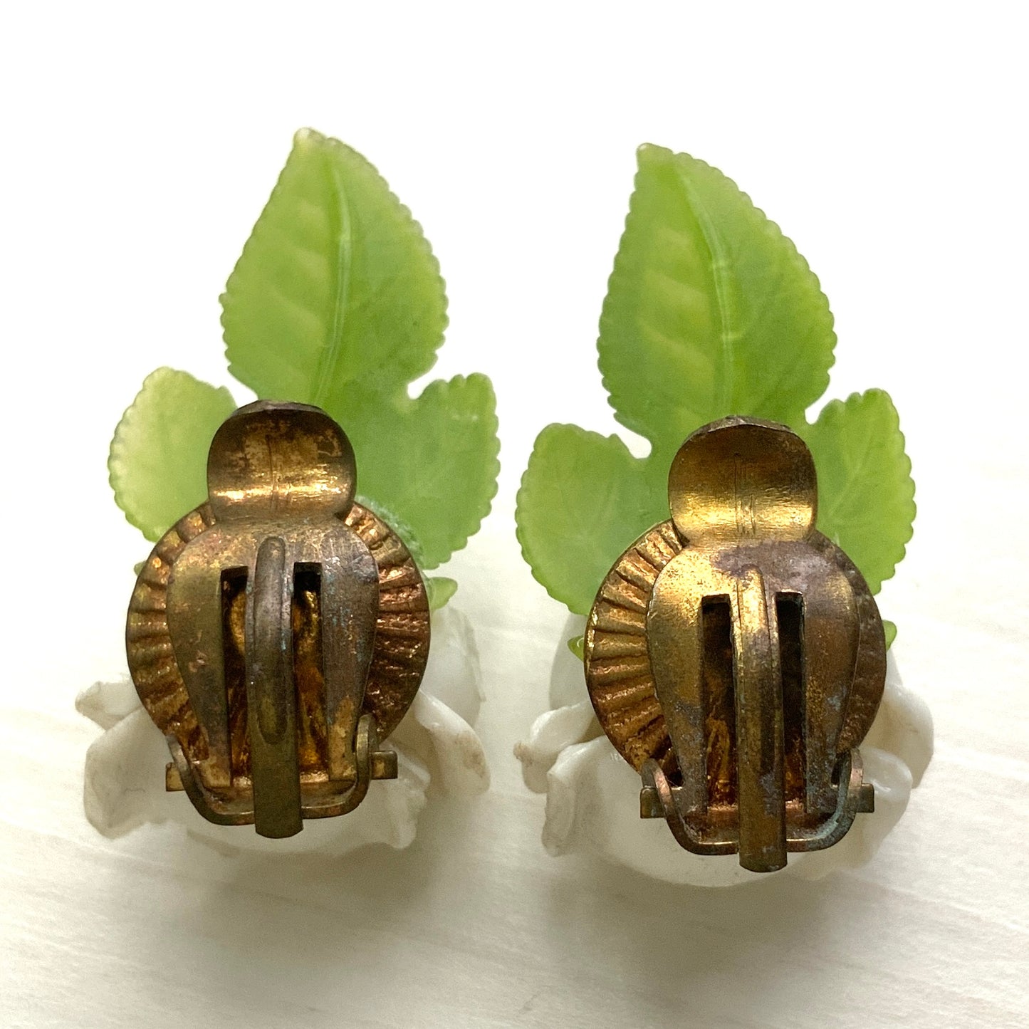 VINTAGE 1930-50's Plastic White Plastic Rose Clip Earrings