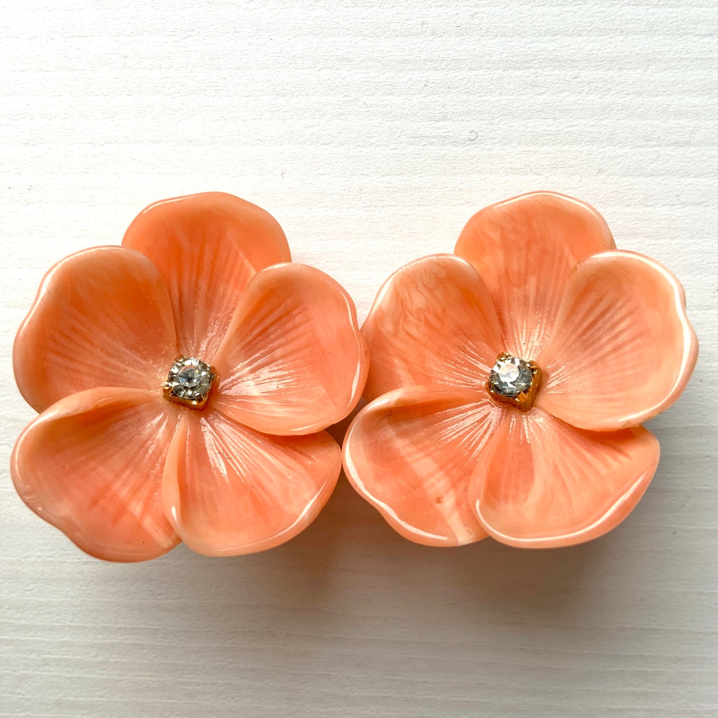 VINTAGE 1960's Coral Pink Flower Clip Earrings