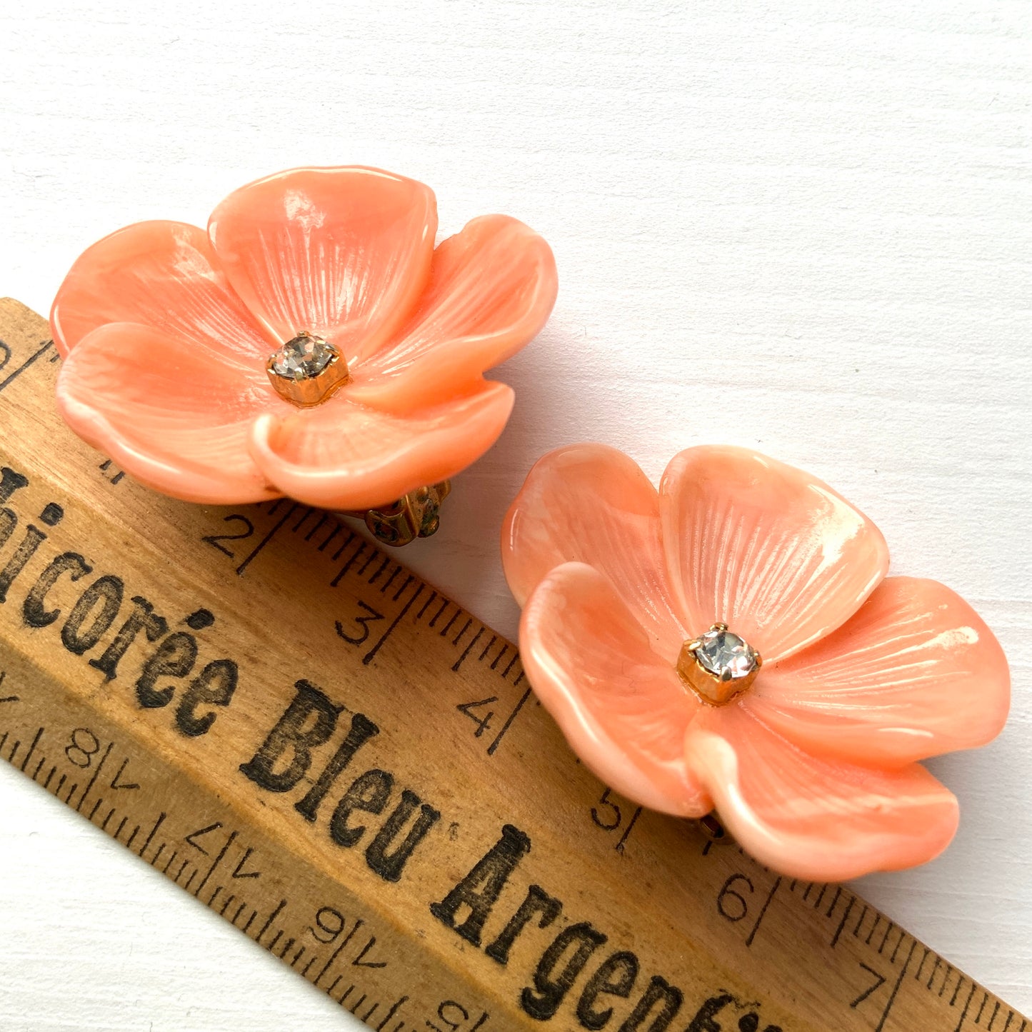VINTAGE 1960's Coral Pink Flower Clip Earrings