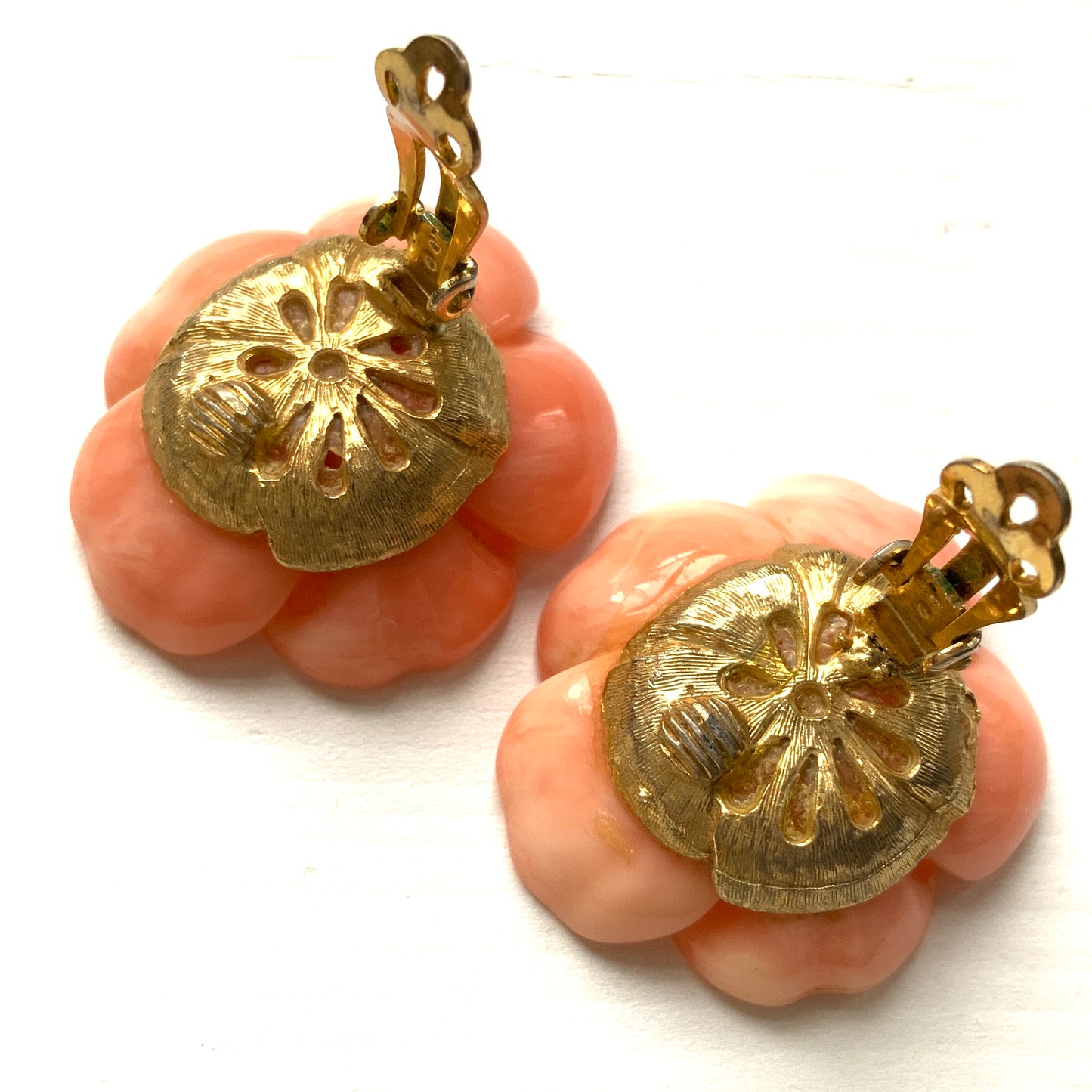 VINTAGE 1960's Coral Pink Flower Clip Earrings