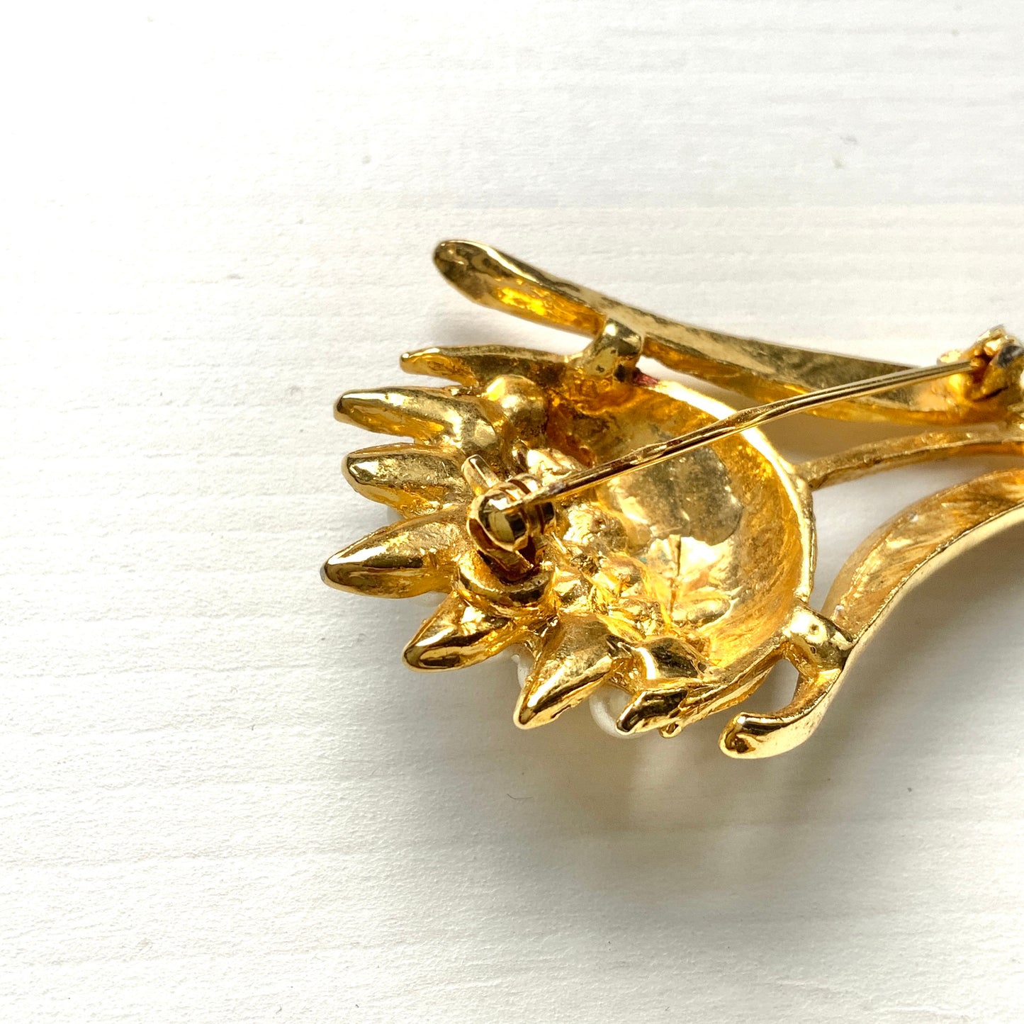 VINTAGE 1960's Faux Pearl & Baby Blue Enamel Flower Brooch