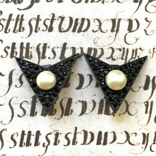 KJL VINTAGE 1970s-80s Black V-Shaped Metal with Rhinestones & Glass Pearl Clip-On Earrings