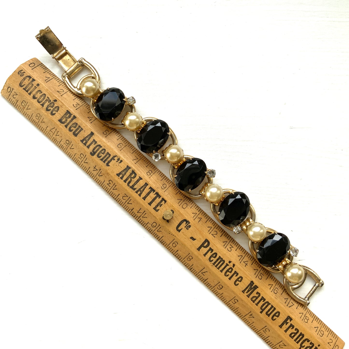 VINTAGE 1940s-50s Black Oval Glass & Glass Pearl Bracelet