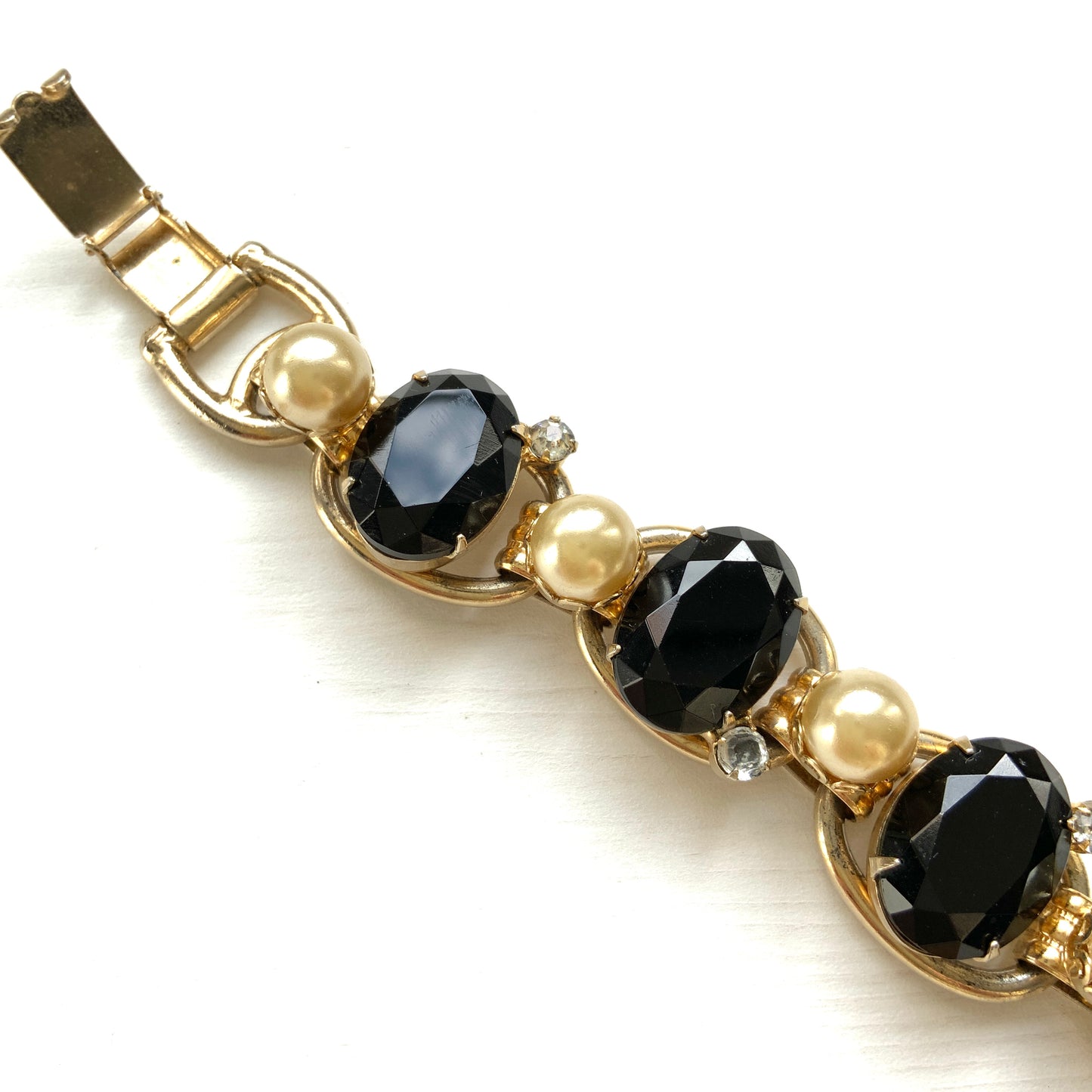 VINTAGE 1940s-50s Black Oval Glass & Glass Pearl Bracelet