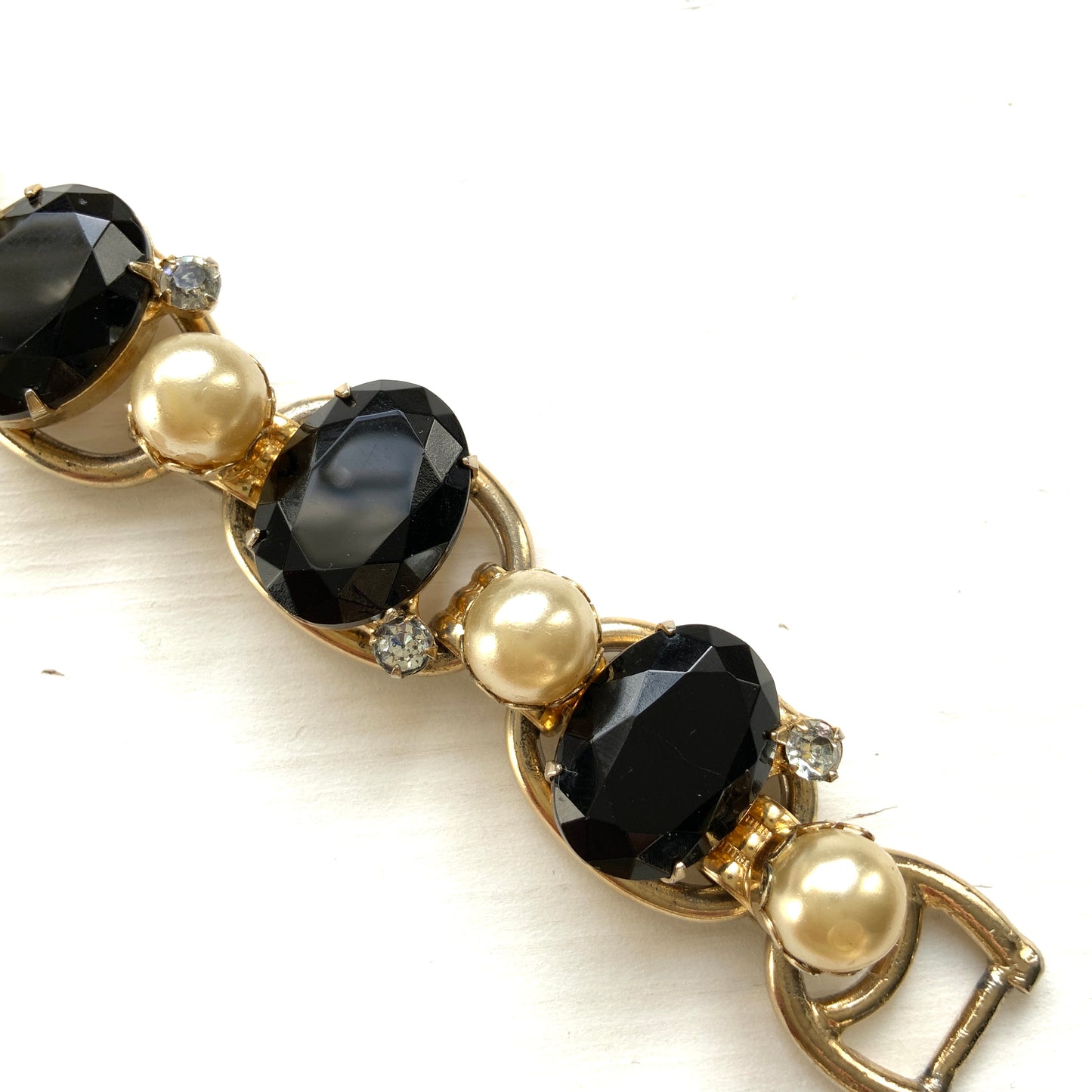 VINTAGE 1940s-50s Black Oval Glass & Glass Pearl Bracelet