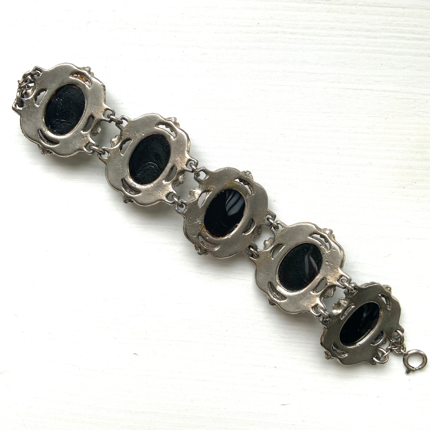 VINTAGE Zebra Stripe Cabochon Glass & Silver-Tone Floral Leaf Bracelet