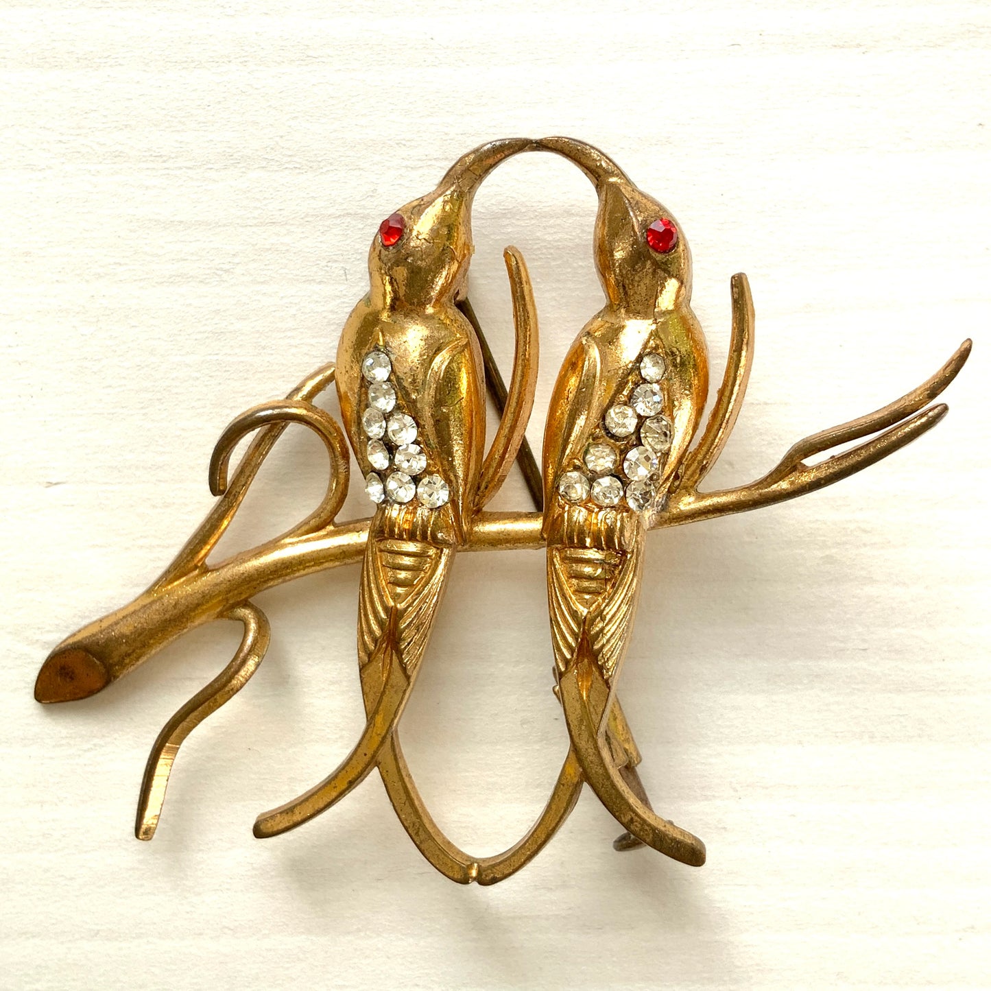VINTAGE 1950s Gold Tone Love Birds Rhinestone Brooch