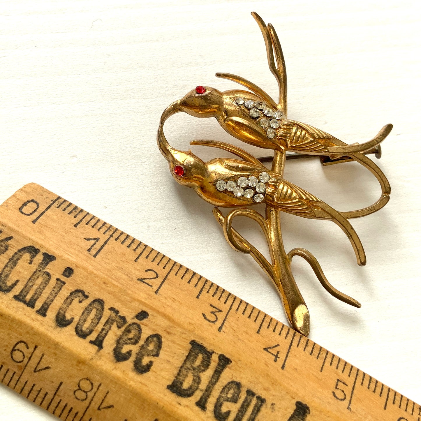 VINTAGE 1950s Gold Tone Love Birds Rhinestone Brooch