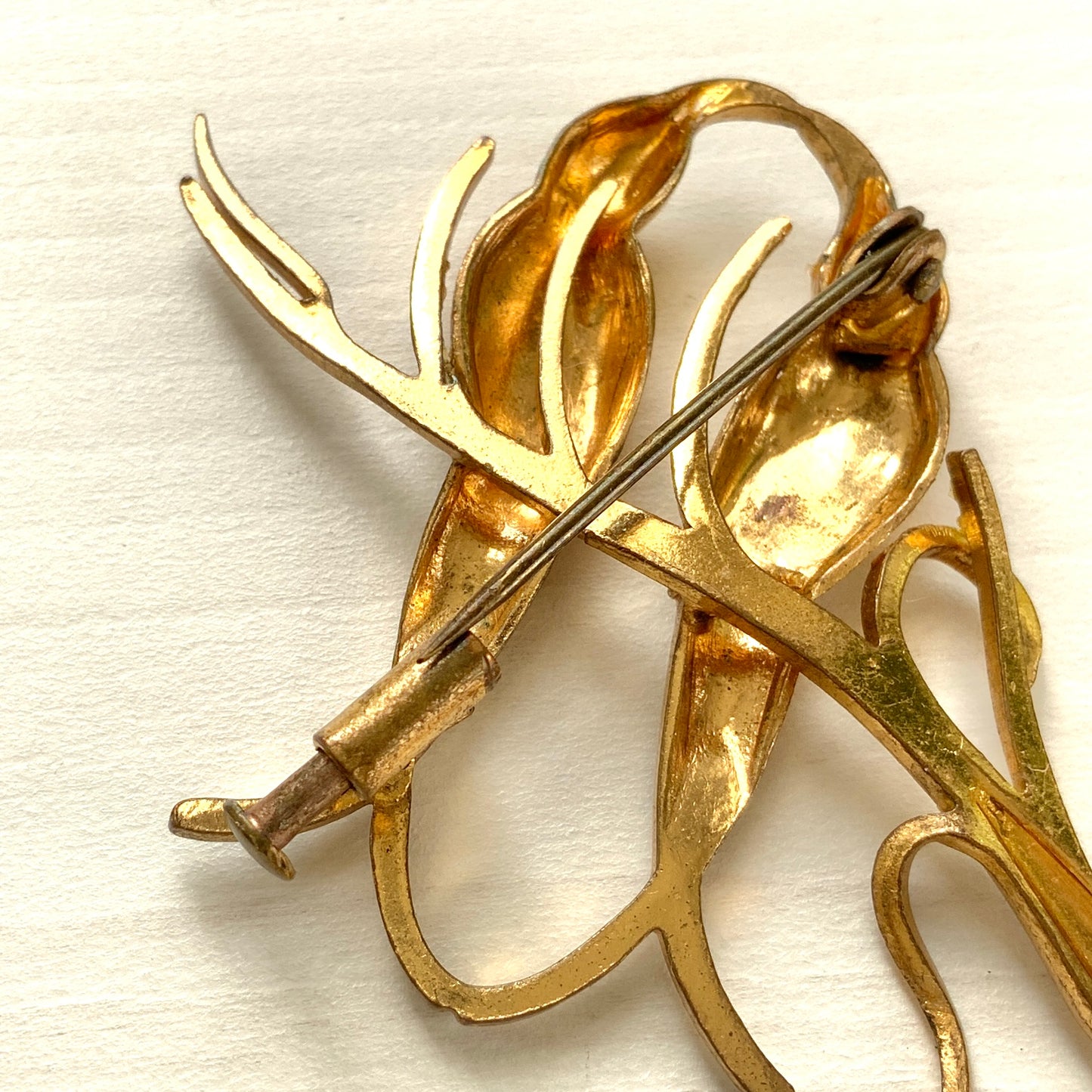 VINTAGE 1950s Gold Tone Love Birds Rhinestone Brooch