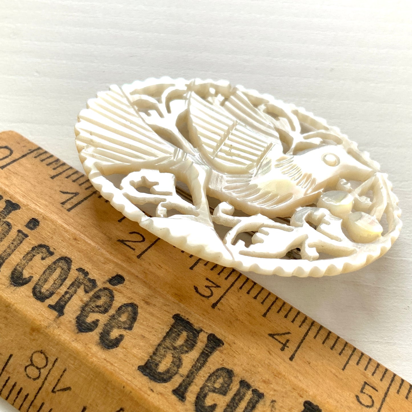 VINTAGE 1960s Bethlehem Mother of Pearl Carved Dove Bird Oval Brooch