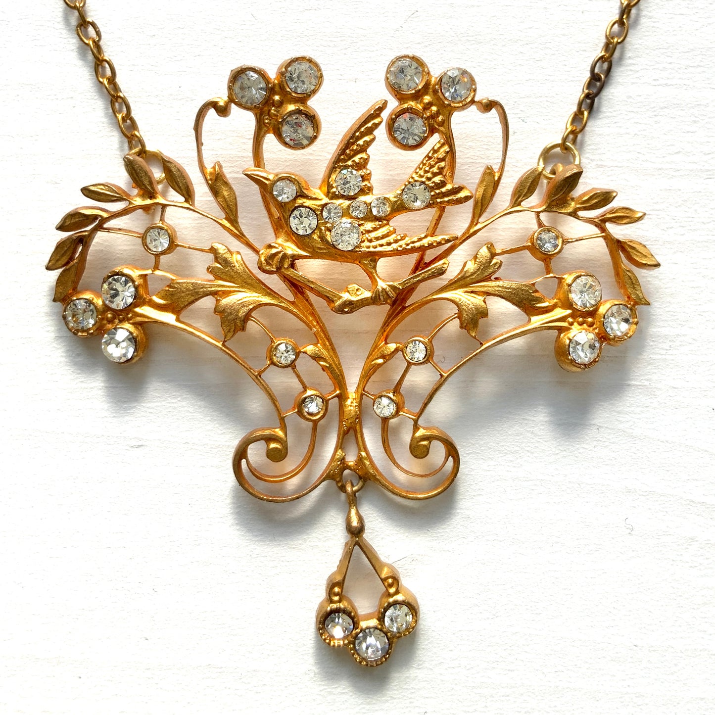 ANTIQUE ART NOUVEAU Gold-Tone Leaf & Bird Rhinestone Necklace