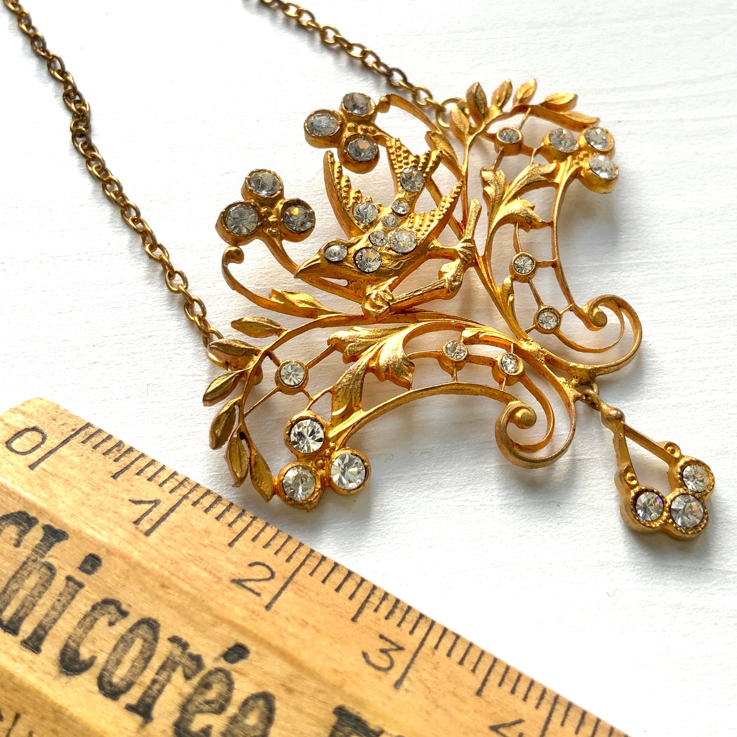 ANTIQUE ART NOUVEAU Gold-Tone Leaf & Bird Rhinestone Necklace