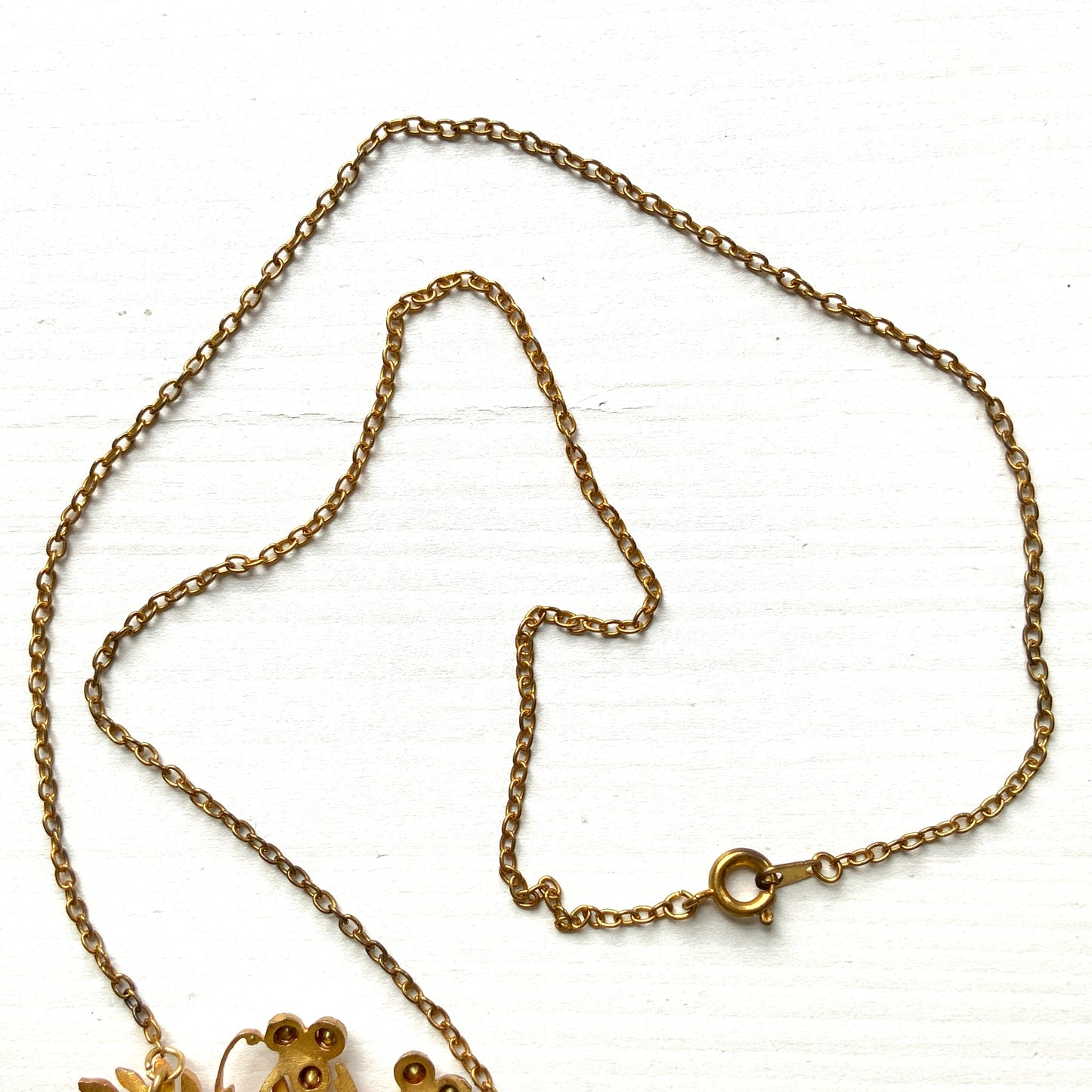 ANTIQUE ART NOUVEAU Gold-Tone Leaf & Bird Rhinestone Necklace