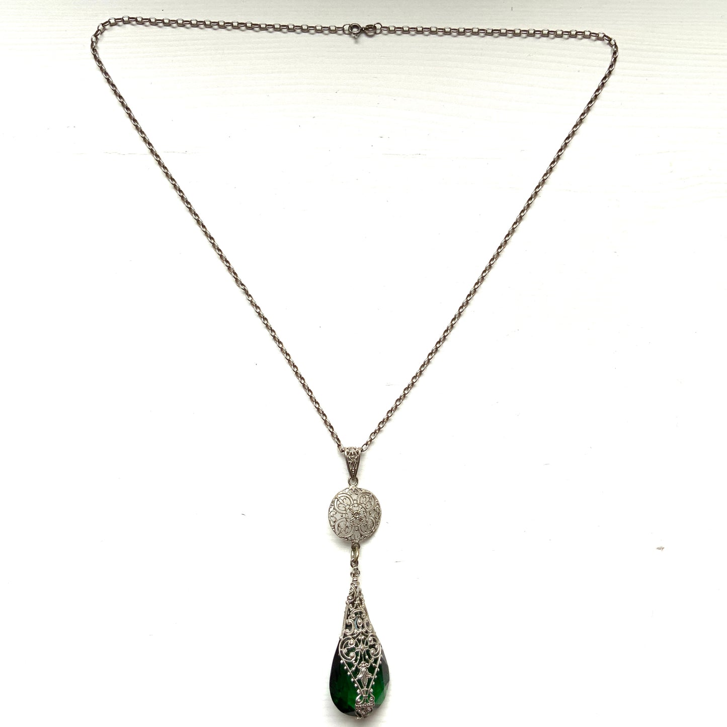 VINTAGE ART DECO Green Teardrop Glass Pendant Necklace with Silver Tone Filigree