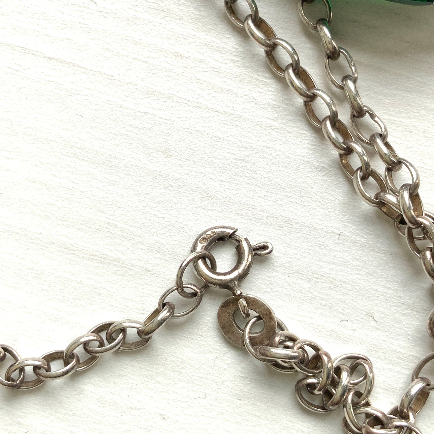 VINTAGE ART DECO Green Teardrop Glass Pendant Necklace with Silver Tone Filigree