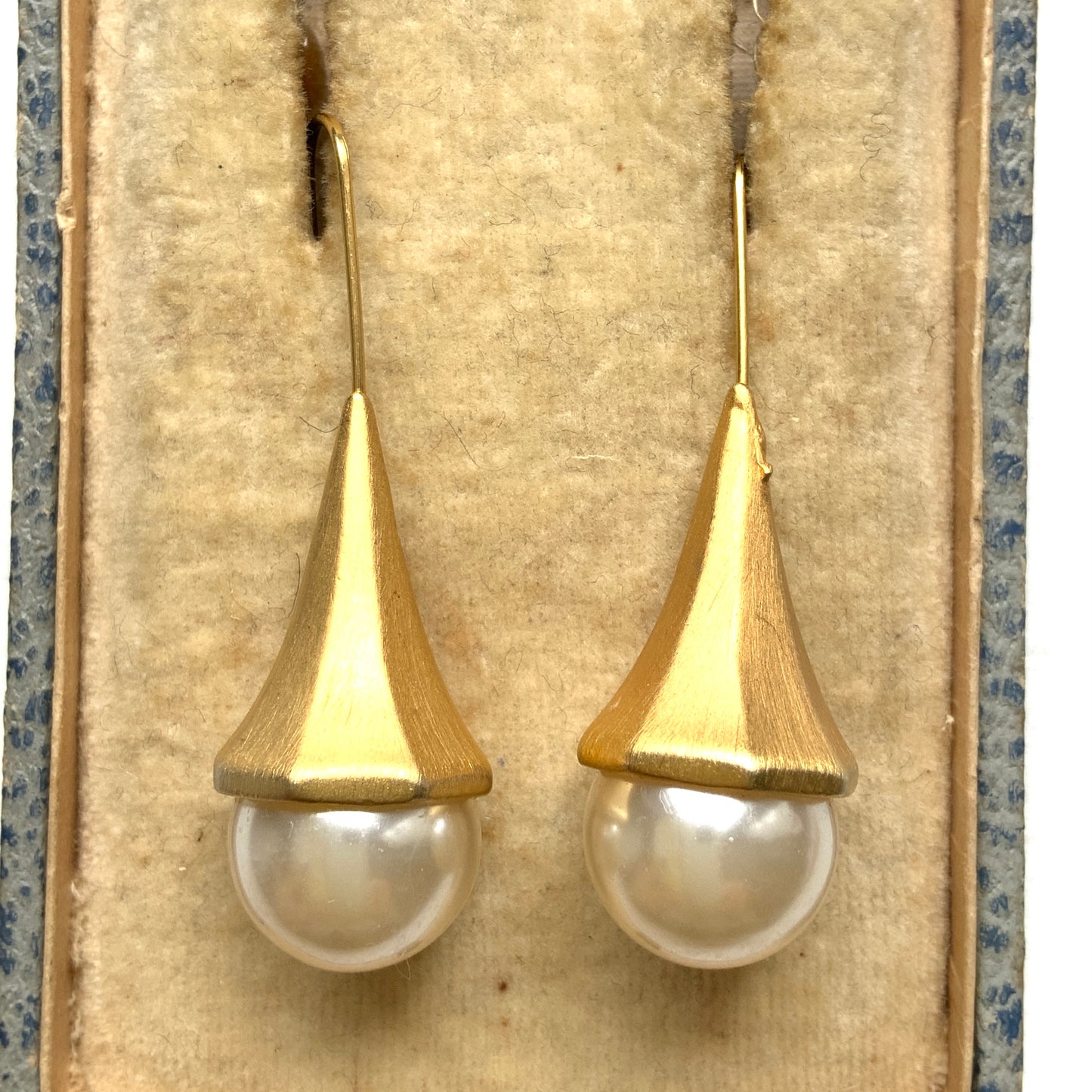 VINTAGE Gold Tone & Faux Pearl Hook Earrings