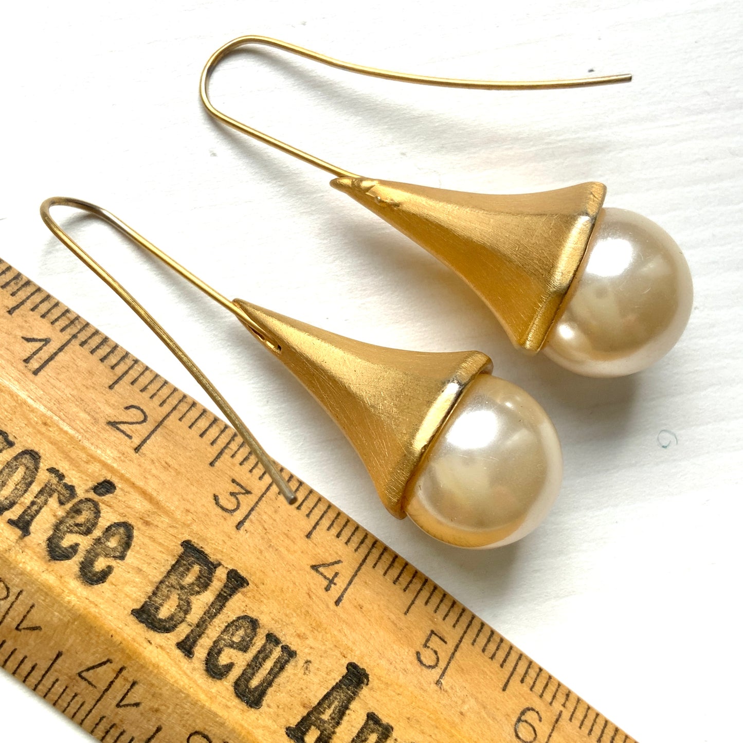 VINTAGE Gold Tone & Faux Pearl Hook Earrings