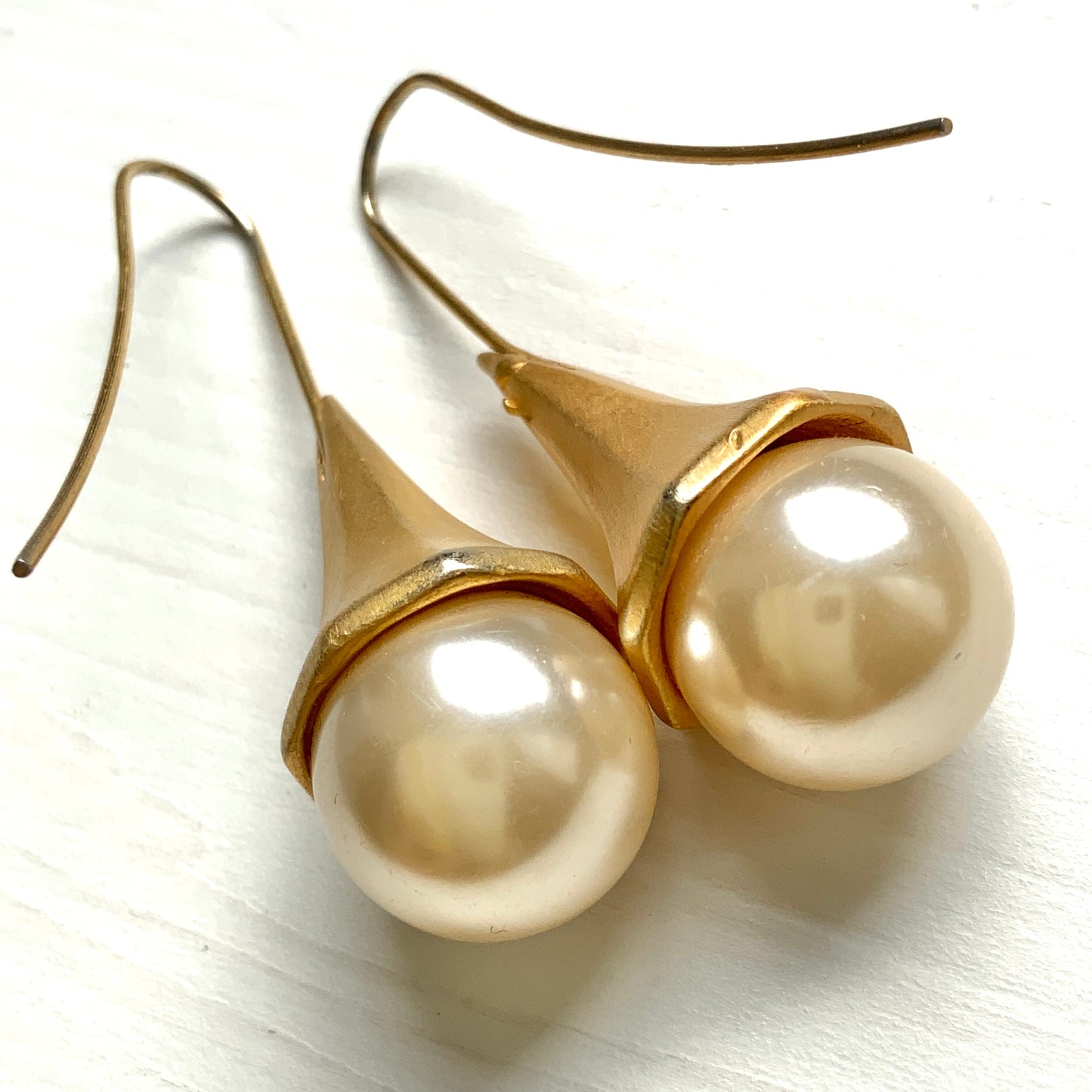 VINTAGE Gold Tone & Faux Pearl Hook Earrings