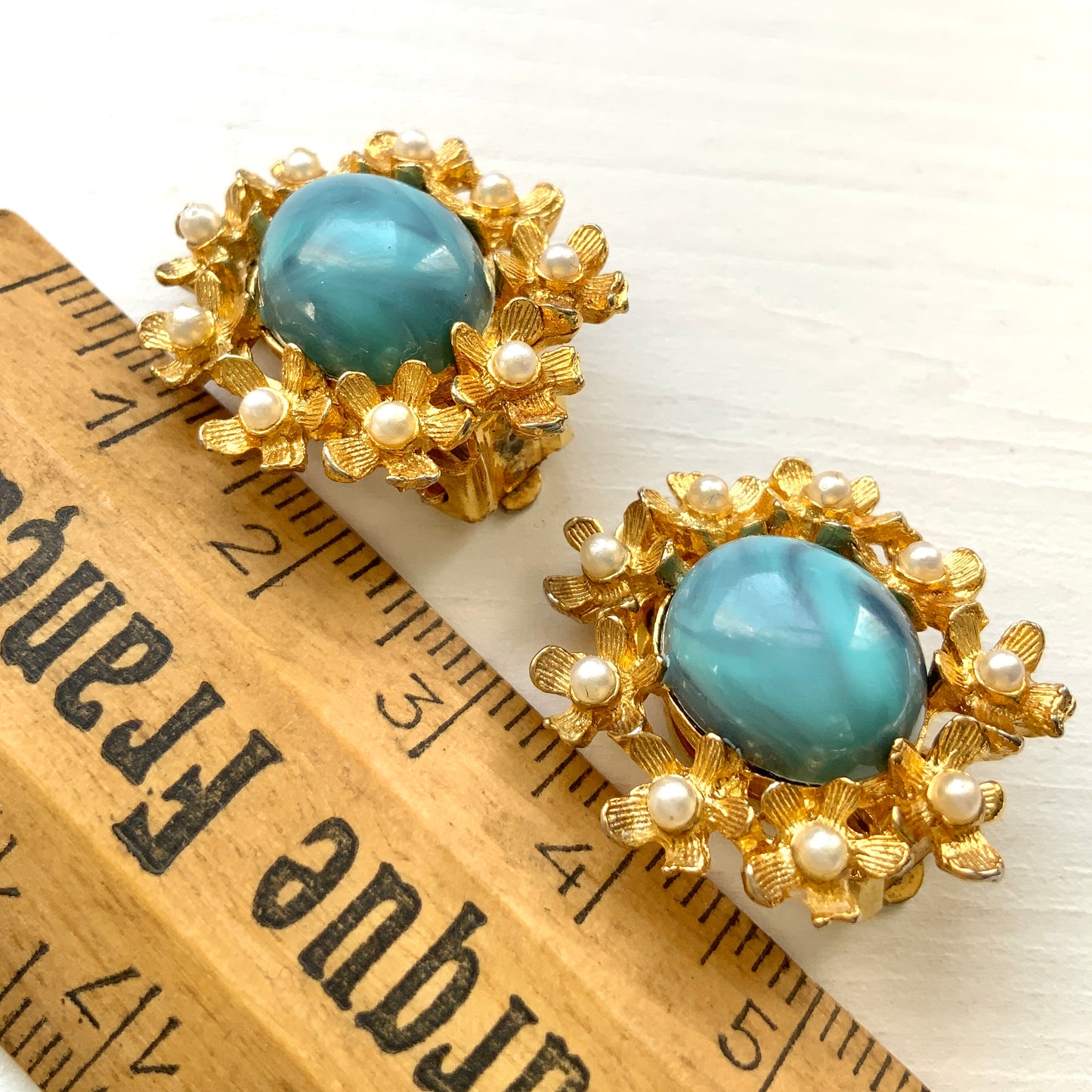 VINTAGE Blue Cabochon & Gold Tone Flowers Clip-On Earrings