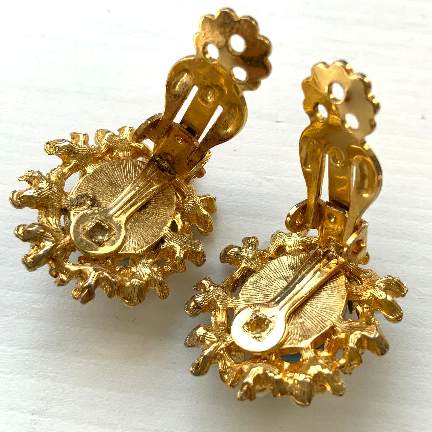 VINTAGE Blue Cabochon & Gold Tone Flowers Clip-On Earrings