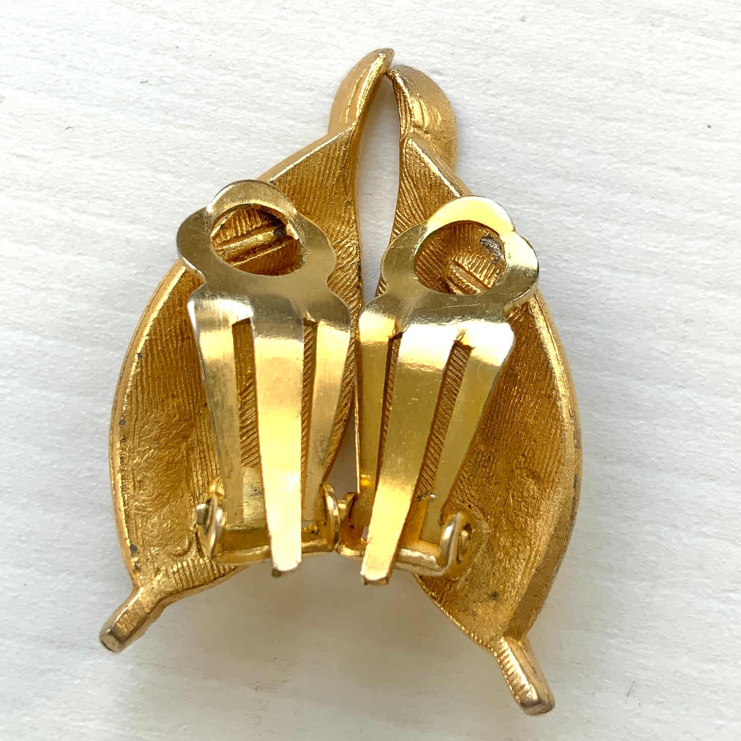VINTAGE Gold Tone Leaf & Rhinestone Flowers Clip-On Earrings