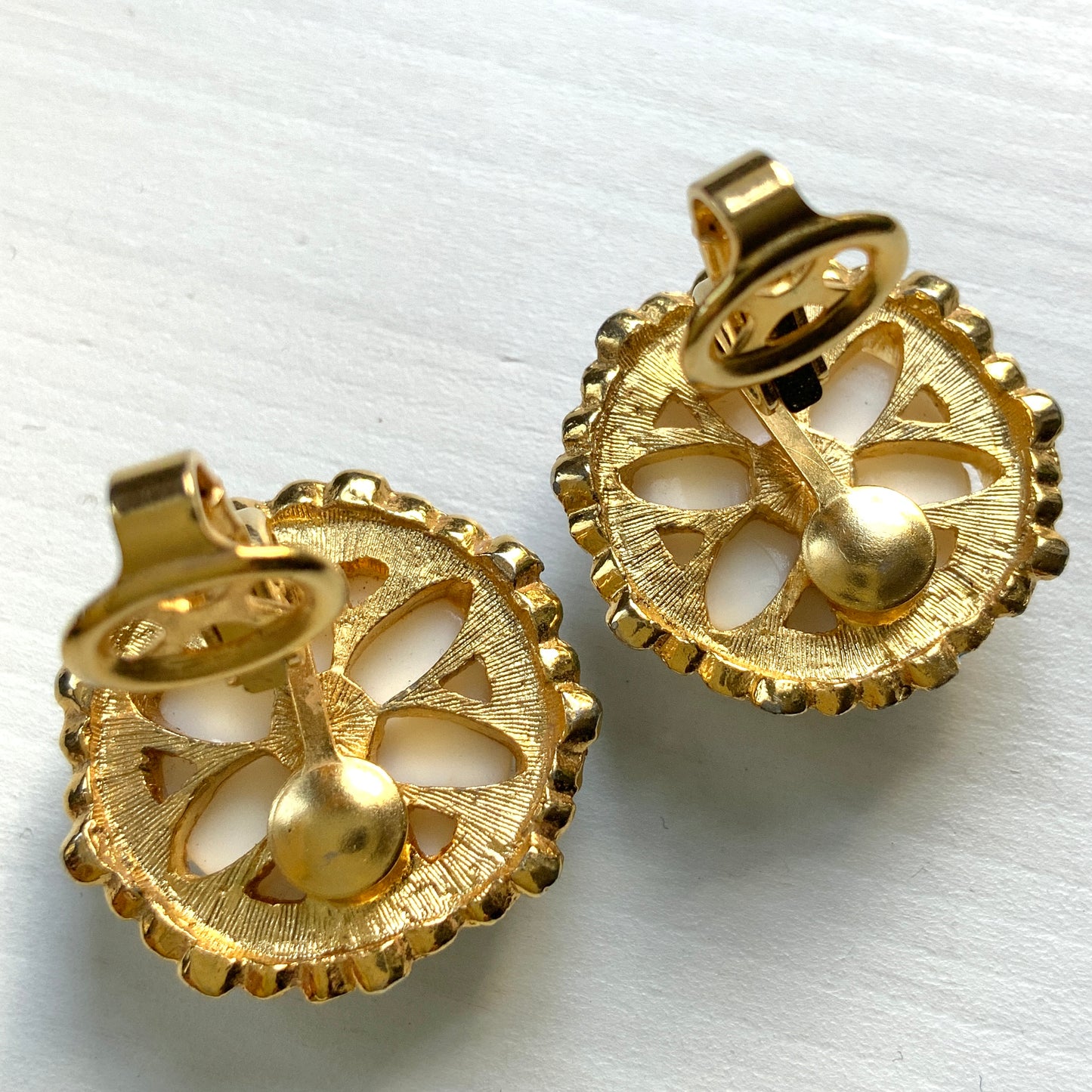 VINTAGE 1960s TRIFARI White Cabochon & Blue Flower Clip-On Earrings