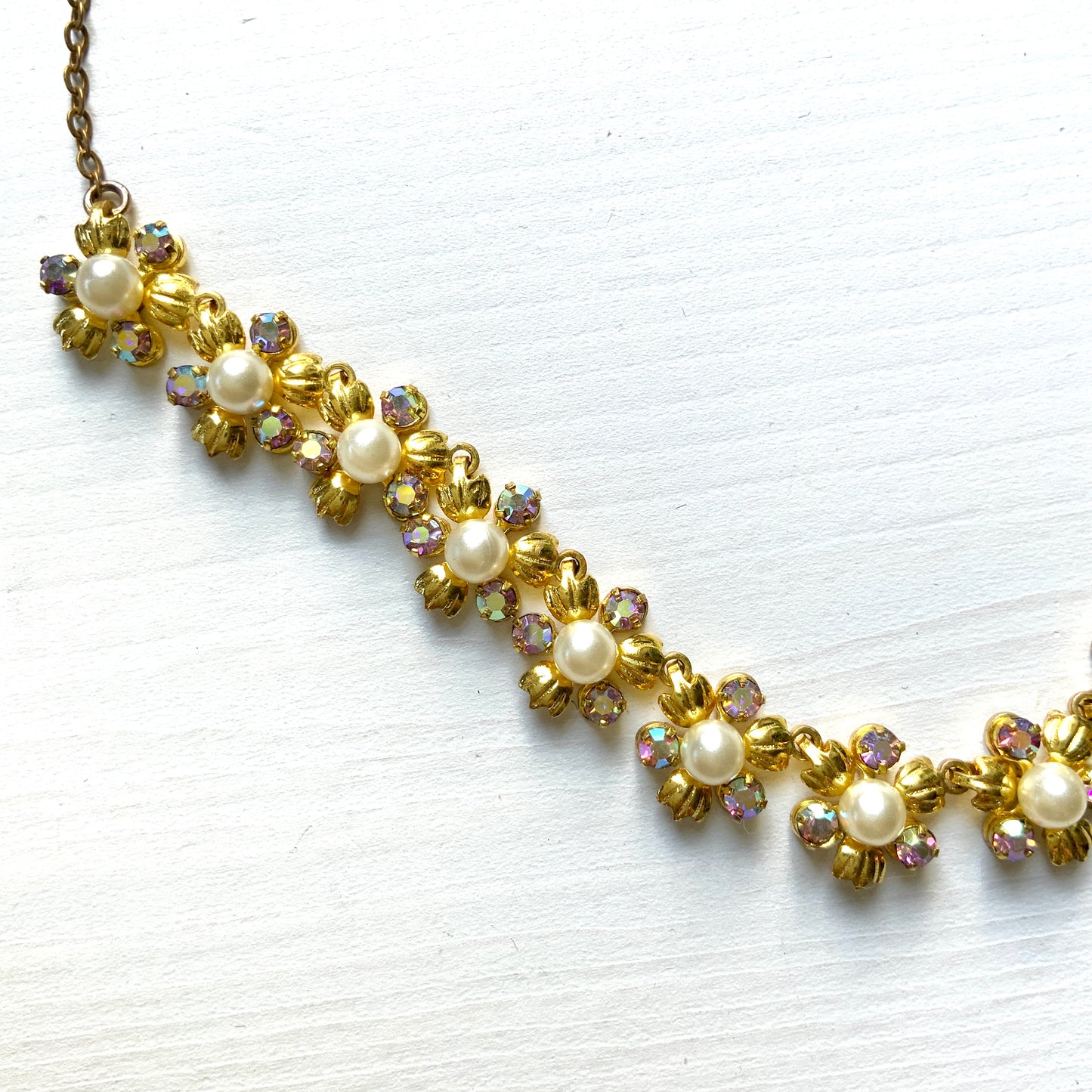 VINTAGE 1950s Faux Pearl & Aurora Borealis Flower Necklace