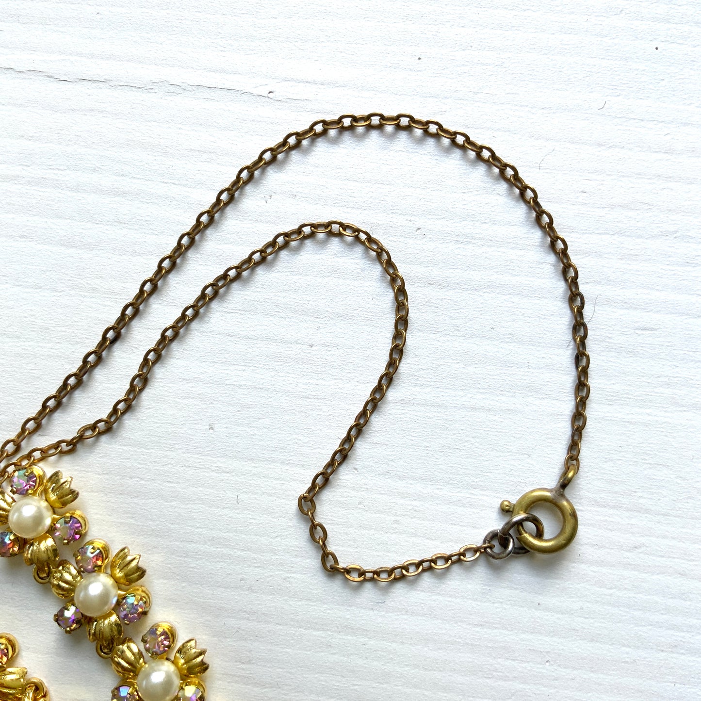 VINTAGE 1950s Faux Pearl & Aurora Borealis Flower Necklace