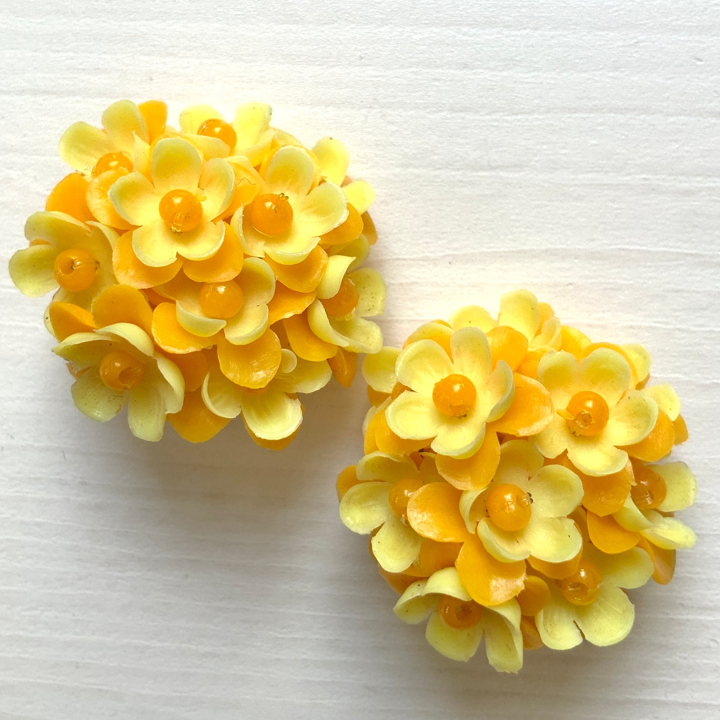 VINTAGE 1950s-60s Yellow Soft Plastic Flower Cluster Clip-On Earrings