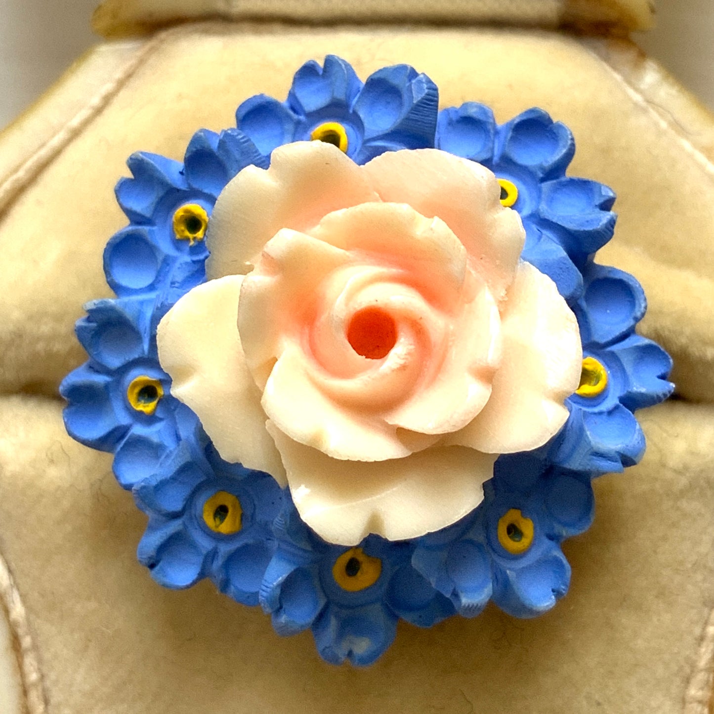VINTAGE 1930s Rose & Forget Me Not Flower Celluloid Mini Brooch