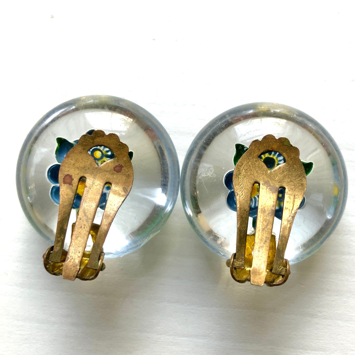 ヴィンテージ インタリオ ブルーフラワー クリアカボション クリップイヤリング