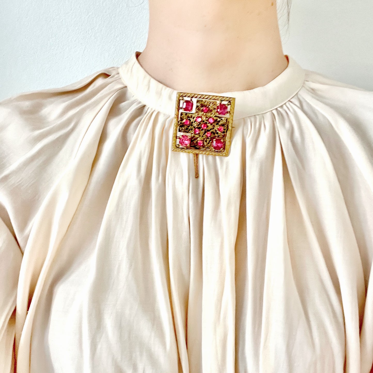 VINTAGE 1930s Square Filigree Reversible Brooch with Pink Rhinestones