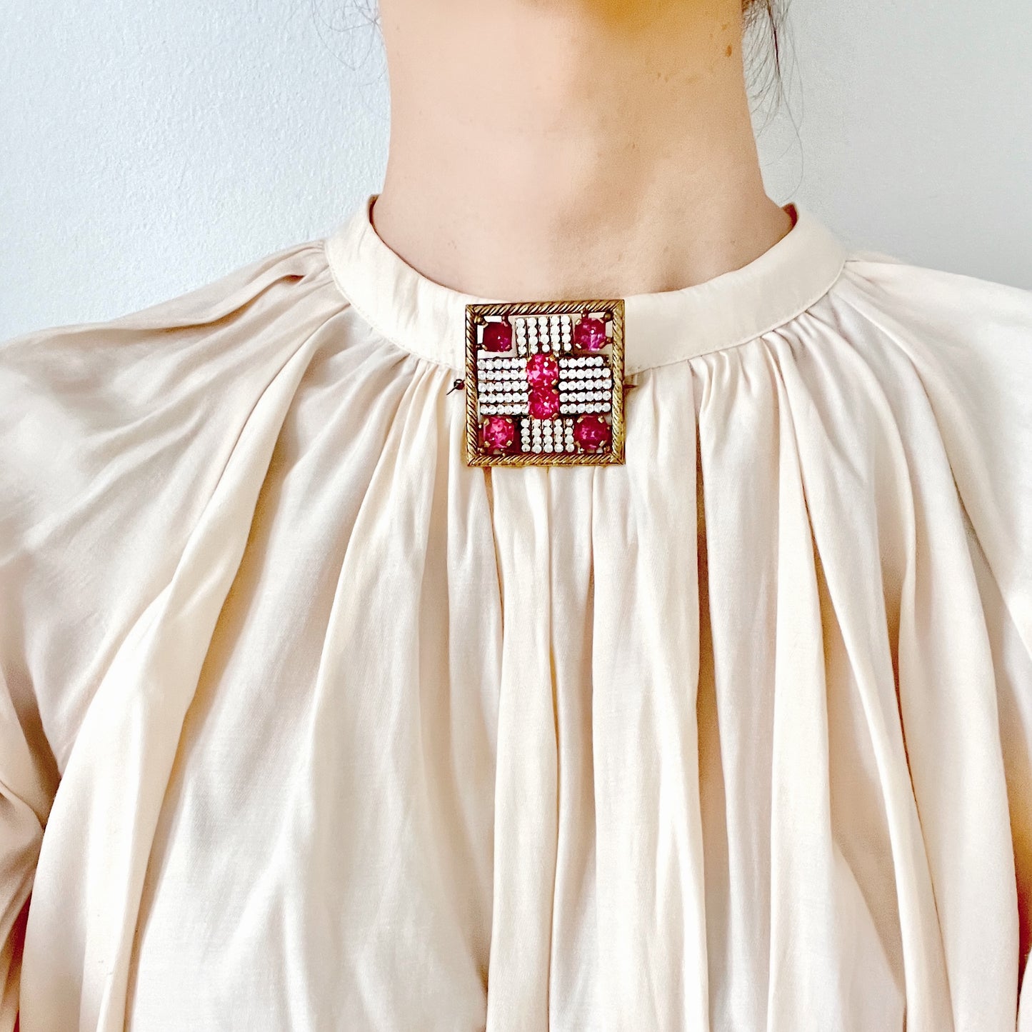 VINTAGE 1930s Square Filigree Reversible Brooch with Pink Rhinestones