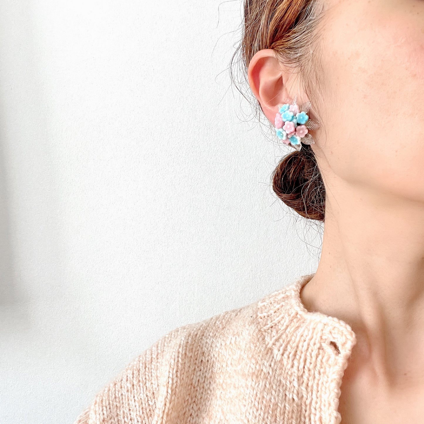 VINTAGE Pink & Light Blue Flower Beads Cluster Clip-On Earrings