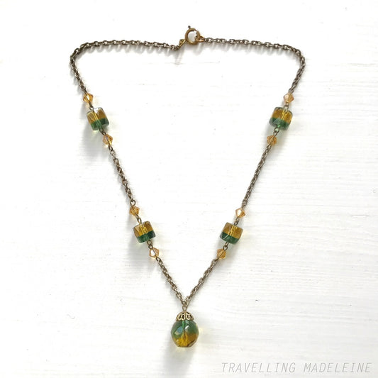 VINTAGE 1930-40’s Yellow x Green Bicolor Glass Necklace