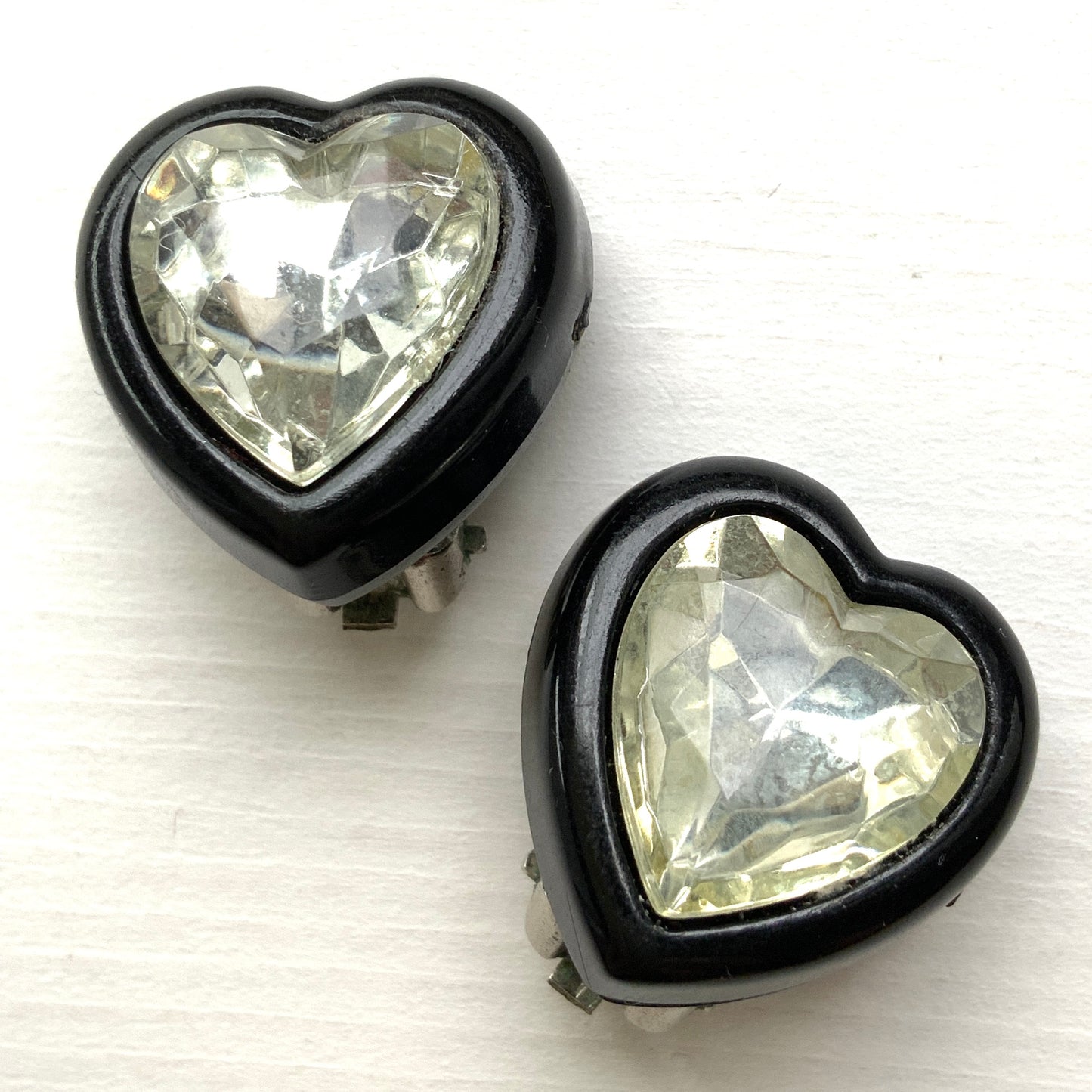 VINTAGE Black Framed Clear Plastic Heart Clip-on Earrings ヴィンテージ クリアハートxブラックフレーム クリップイヤリング