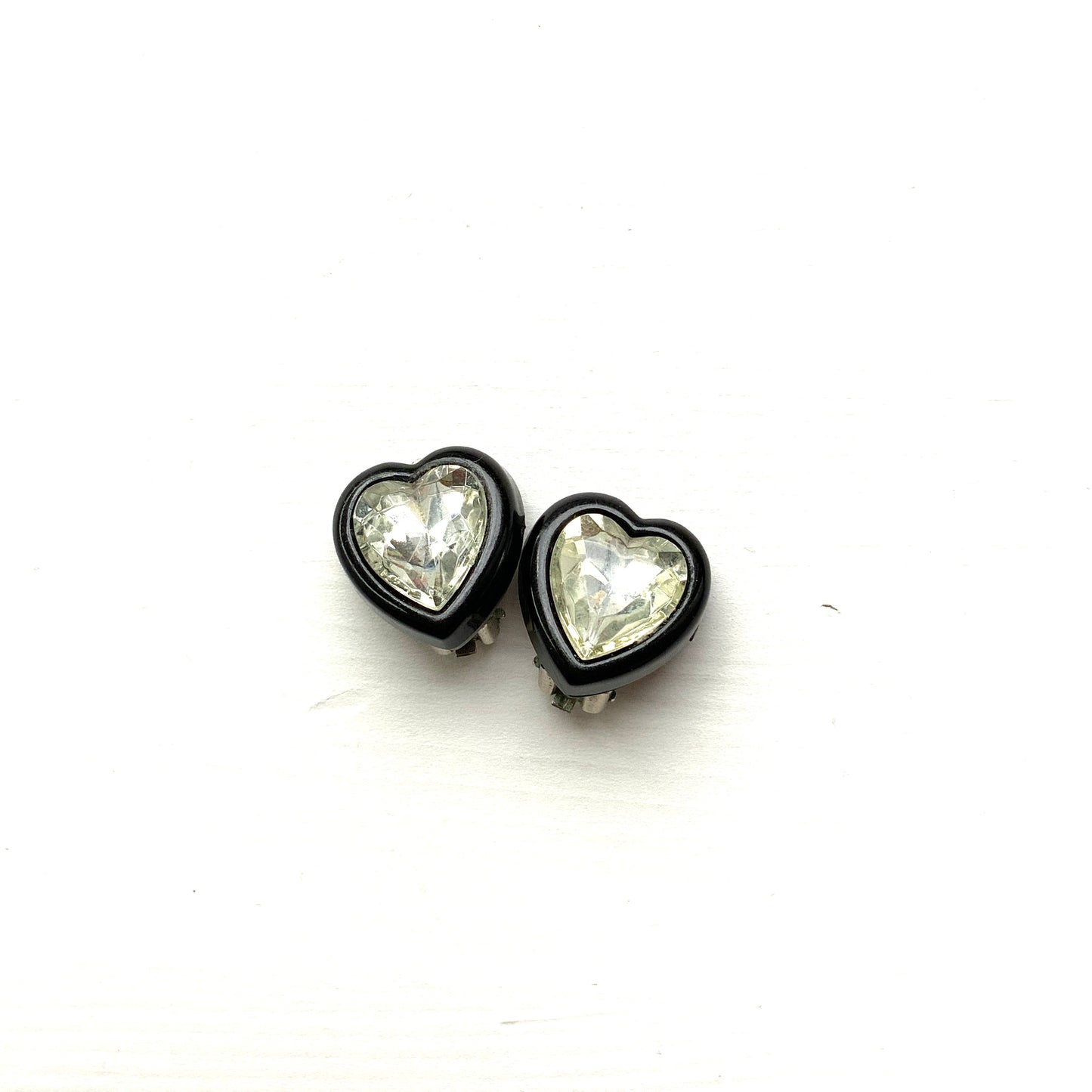 VINTAGE Black Framed Clear Plastic Heart Clip-on Earrings ヴィンテージ クリアハートxブラックフレーム クリップイヤリング