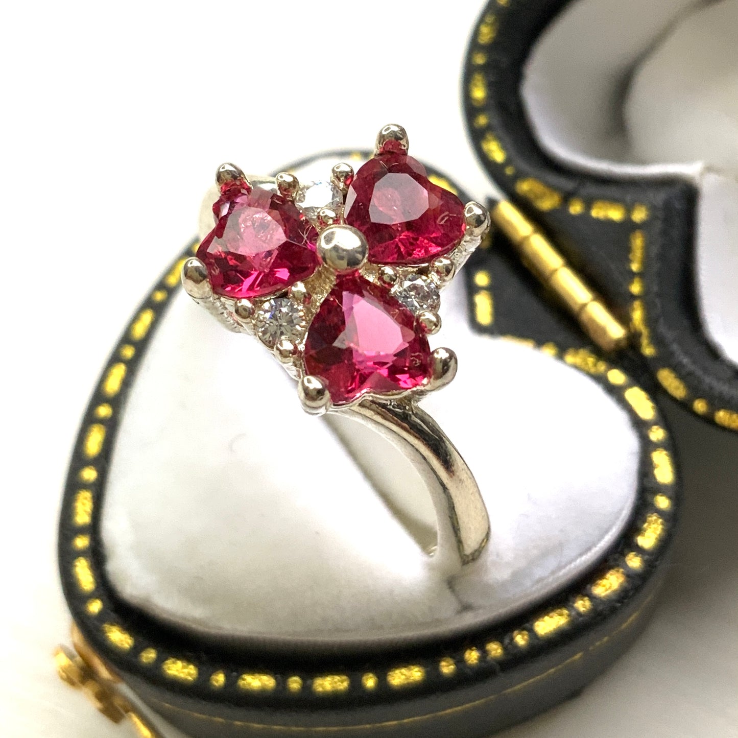 VINTAGE Silver Three Pink Heart-Shaped Stones Clover Design Ring ヴィンテージ シルバーリング ハート型ピンクストーン クローバー