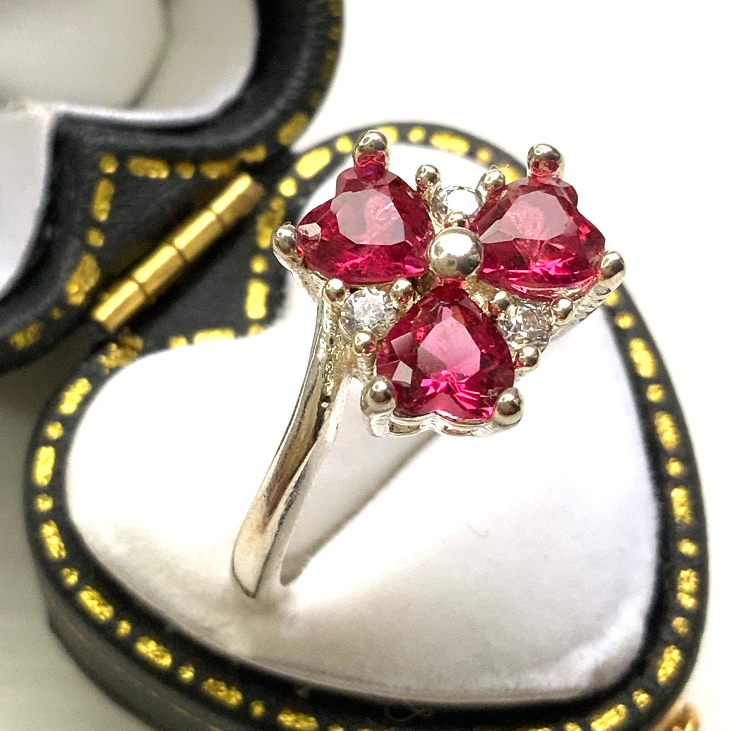 VINTAGE Silver Three Pink Heart-Shaped Stones Clover Design Ring ヴィンテージ シルバーリング ハート型ピンクストーン クローバー