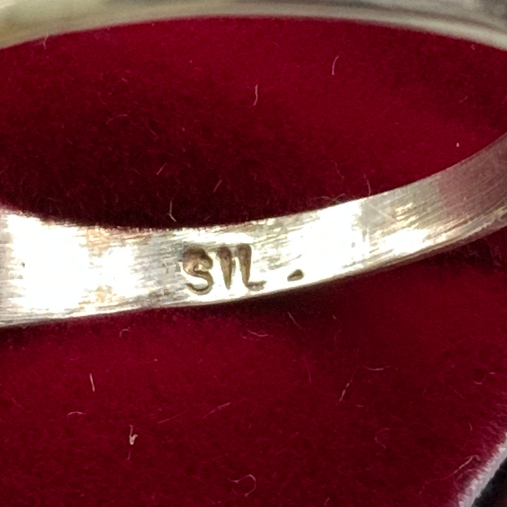 VINTAGE Silver Signet Heart Ring with "I" Initial ヴィンテージ シルバー ハート シグネットリング